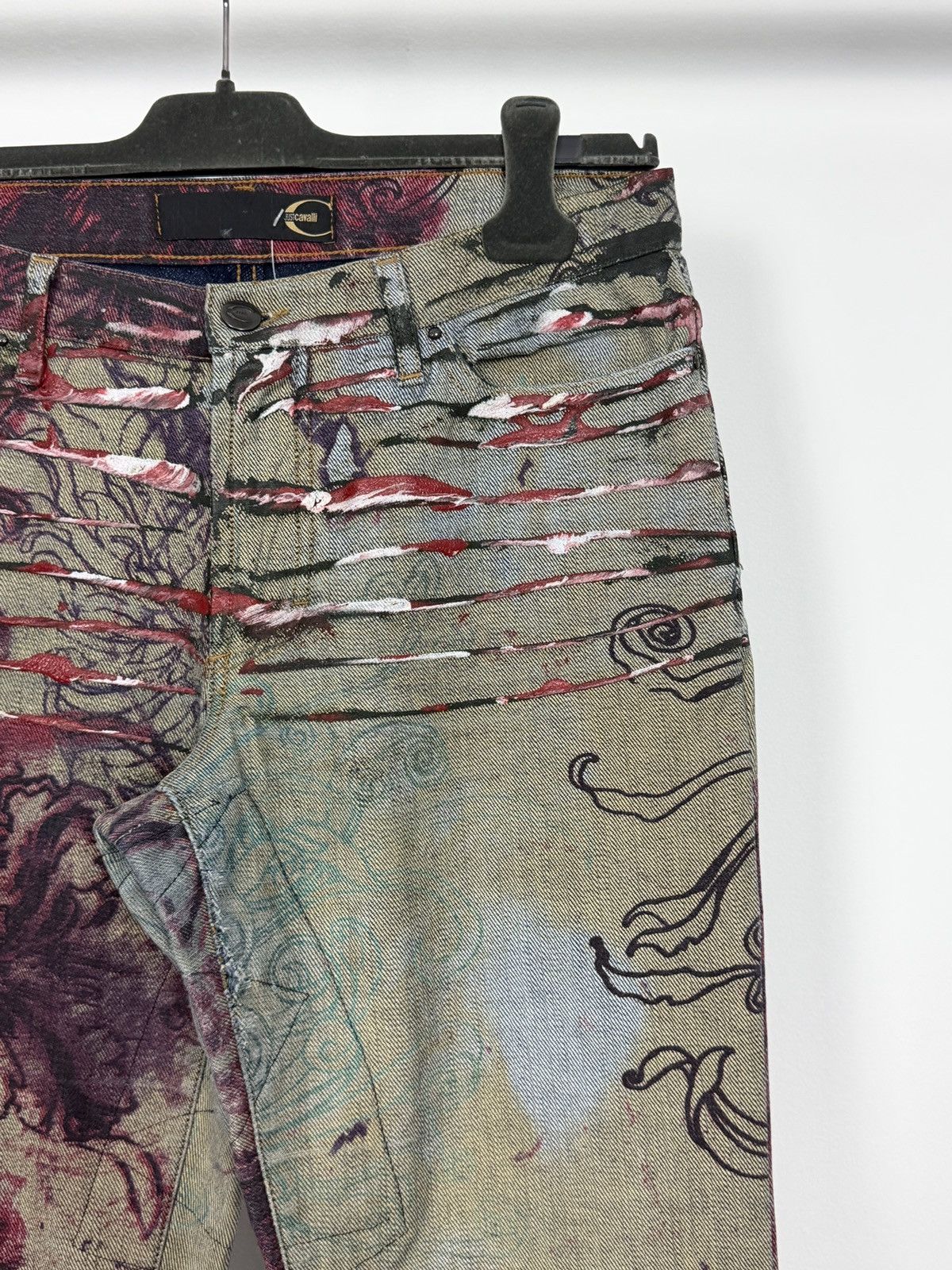 Roberto Cavalli Roberto Cavalli 2000’s Flared Floral Slashed Tattoo Jeans Size 28" / US 6 / IT 42 - 8 Thumbnail