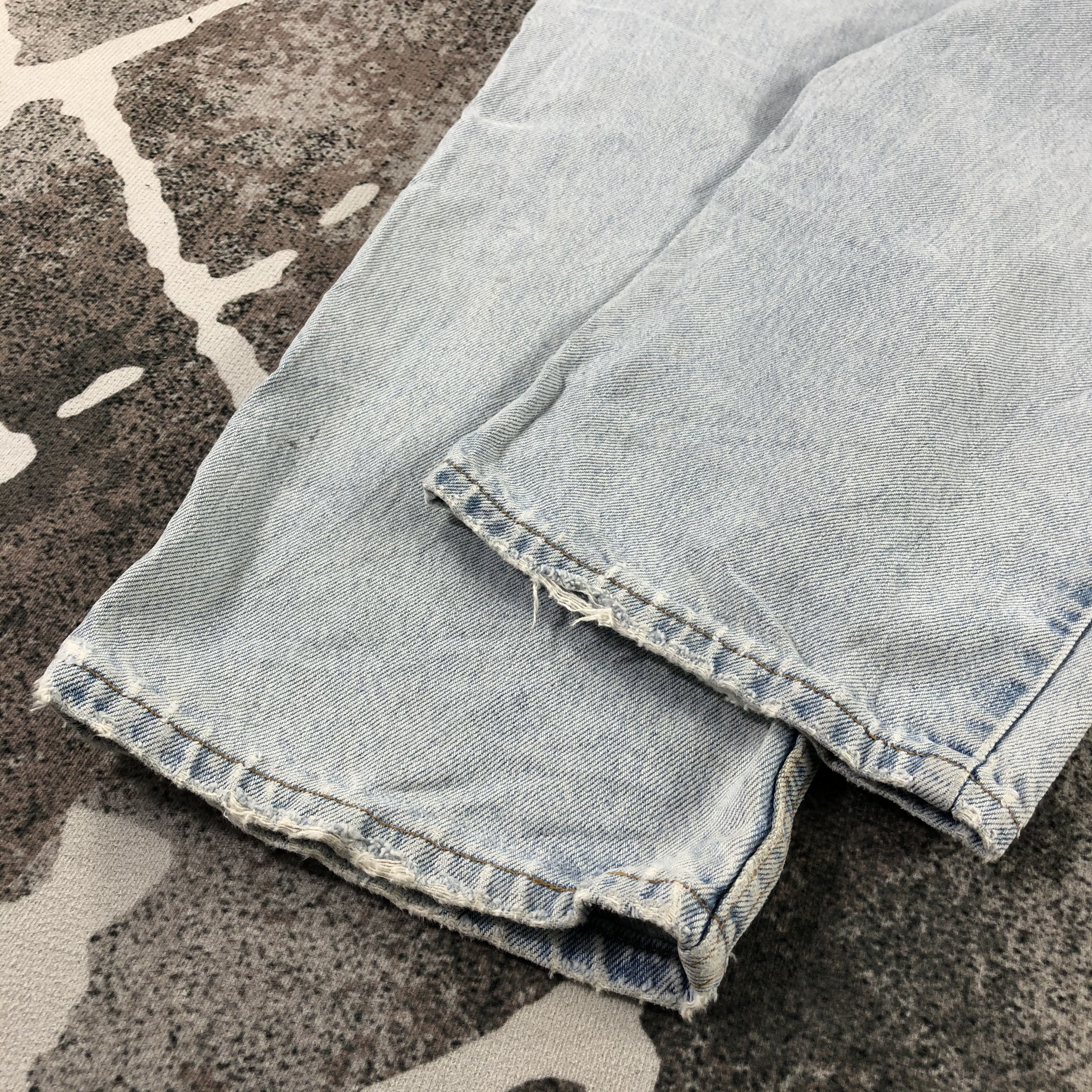 Levi's Vintage 90s Levis 550 Jeans Lightwash Denim KJ1376 Size US 35 - 6 Thumbnail