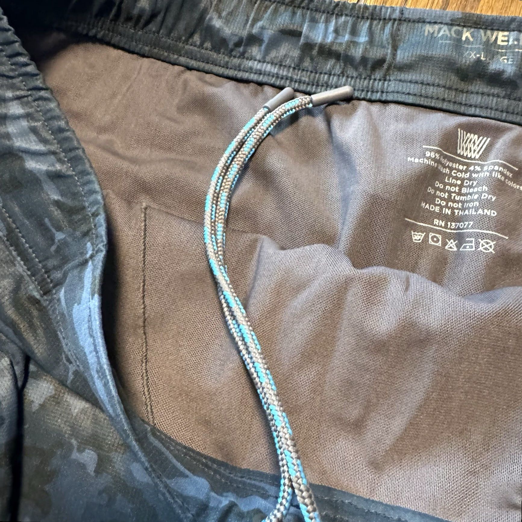 Vintage Mack Weldon Men's Size Medium 6" Camo Shorts Athletic Drawstring Blue Black Jersey Lightweight Pockets Size US 39 - 4 Thumbnail