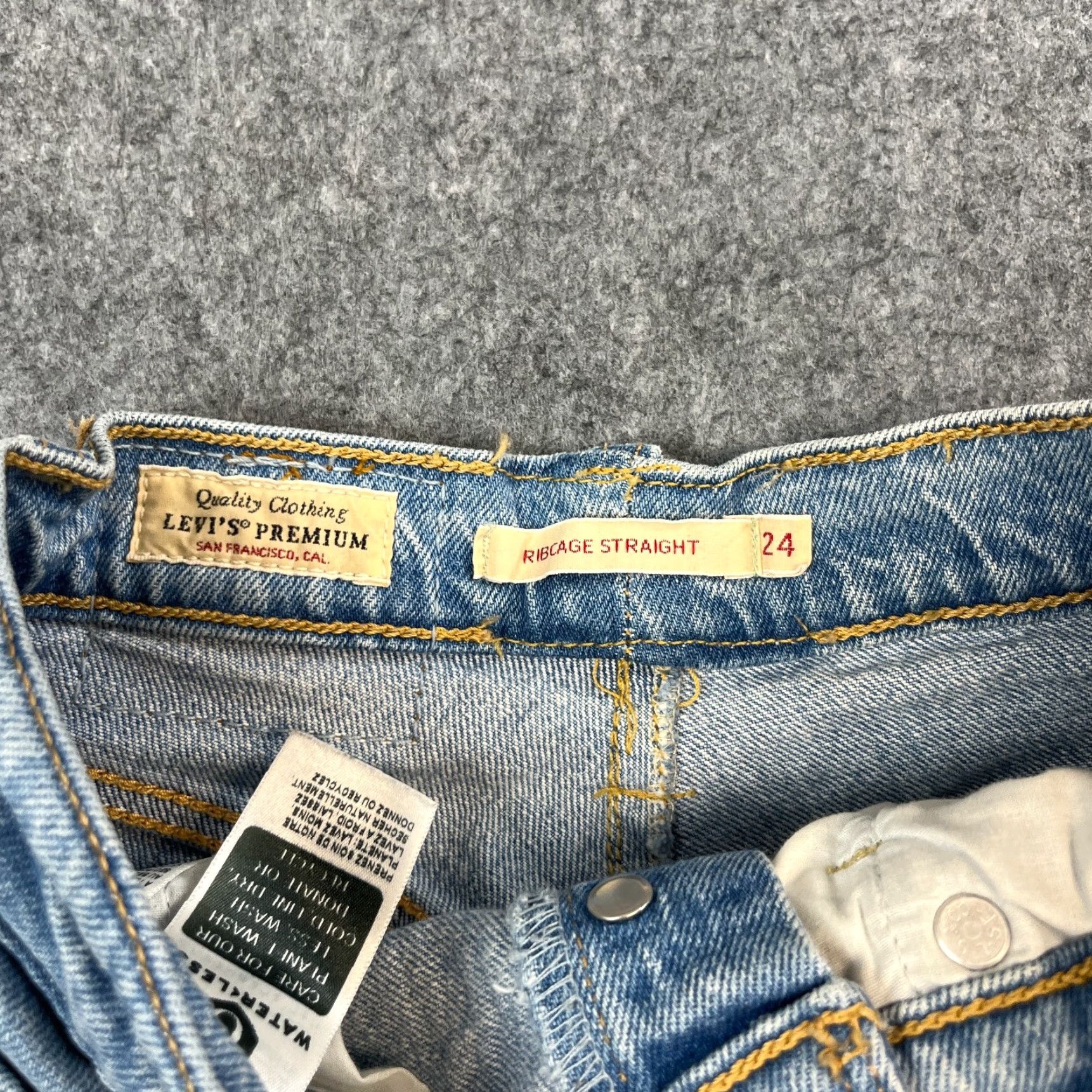 Levi's Levi's Womens Jeans Ribcage Straight 24 25 UK 4 Cropped Light Wash Blue Stretch Jeans Reflecting Vintage? No - Regular Rise High Rise? Size 27" / US 4 / IT 40 - 7 Thumbnail