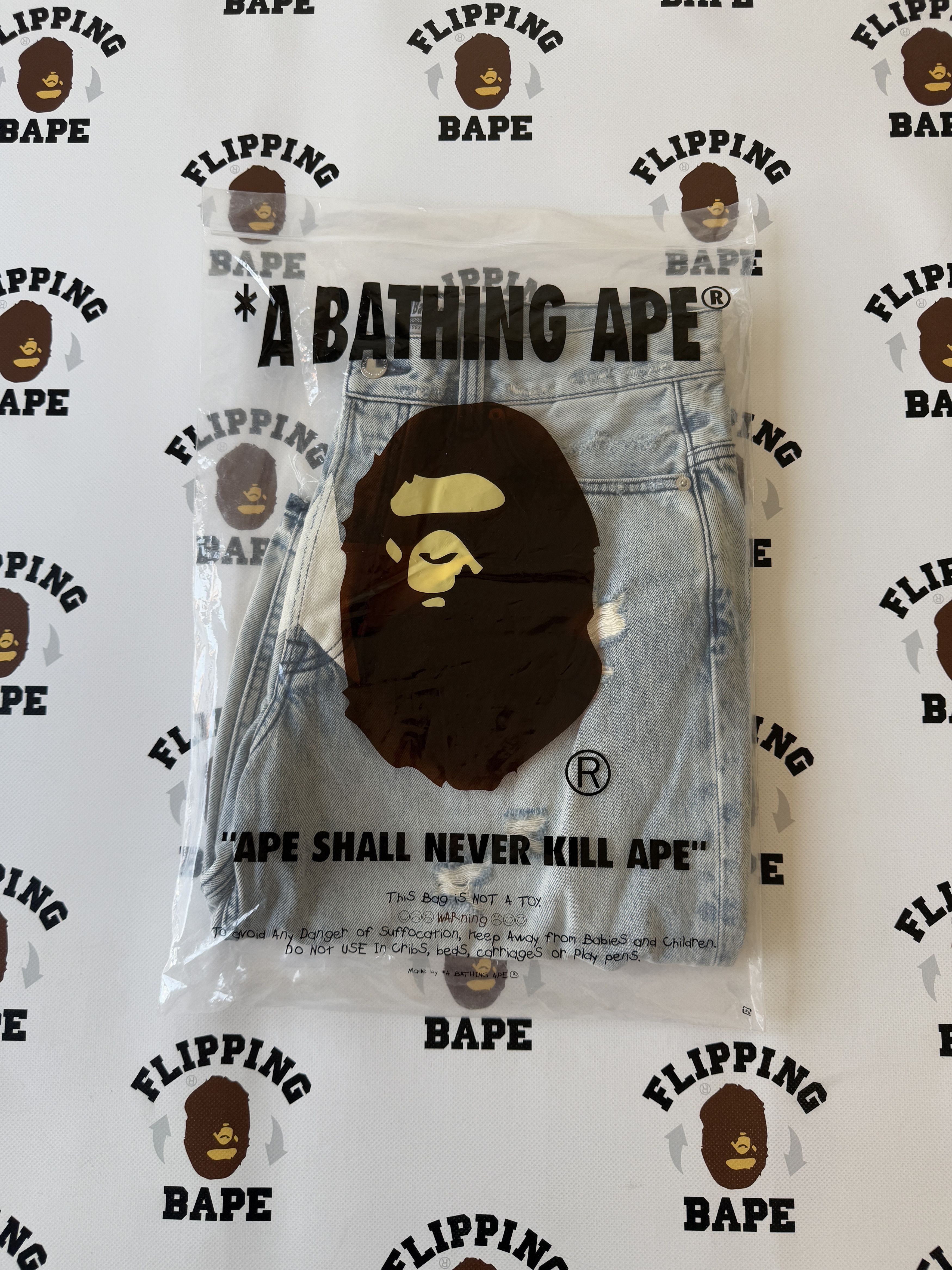 Bape BAPE DESTROYED STA RELAXED FIT 13OZ DEMIN SHORTS Size US 34 / EU 50 - 15 Thumbnail