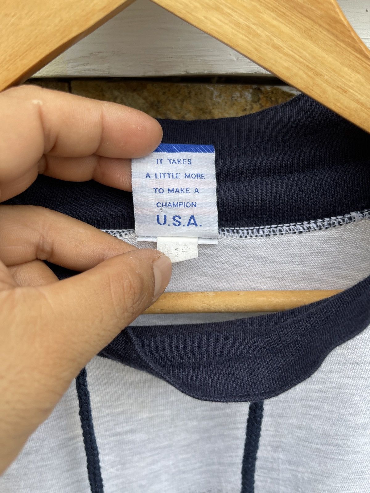 Champion Last Drop🔥Rare🔥Vintage CHAMPIONS BIG LOGO T Shirt Size US M / EU 48-50 / 2 - 6 Thumbnail