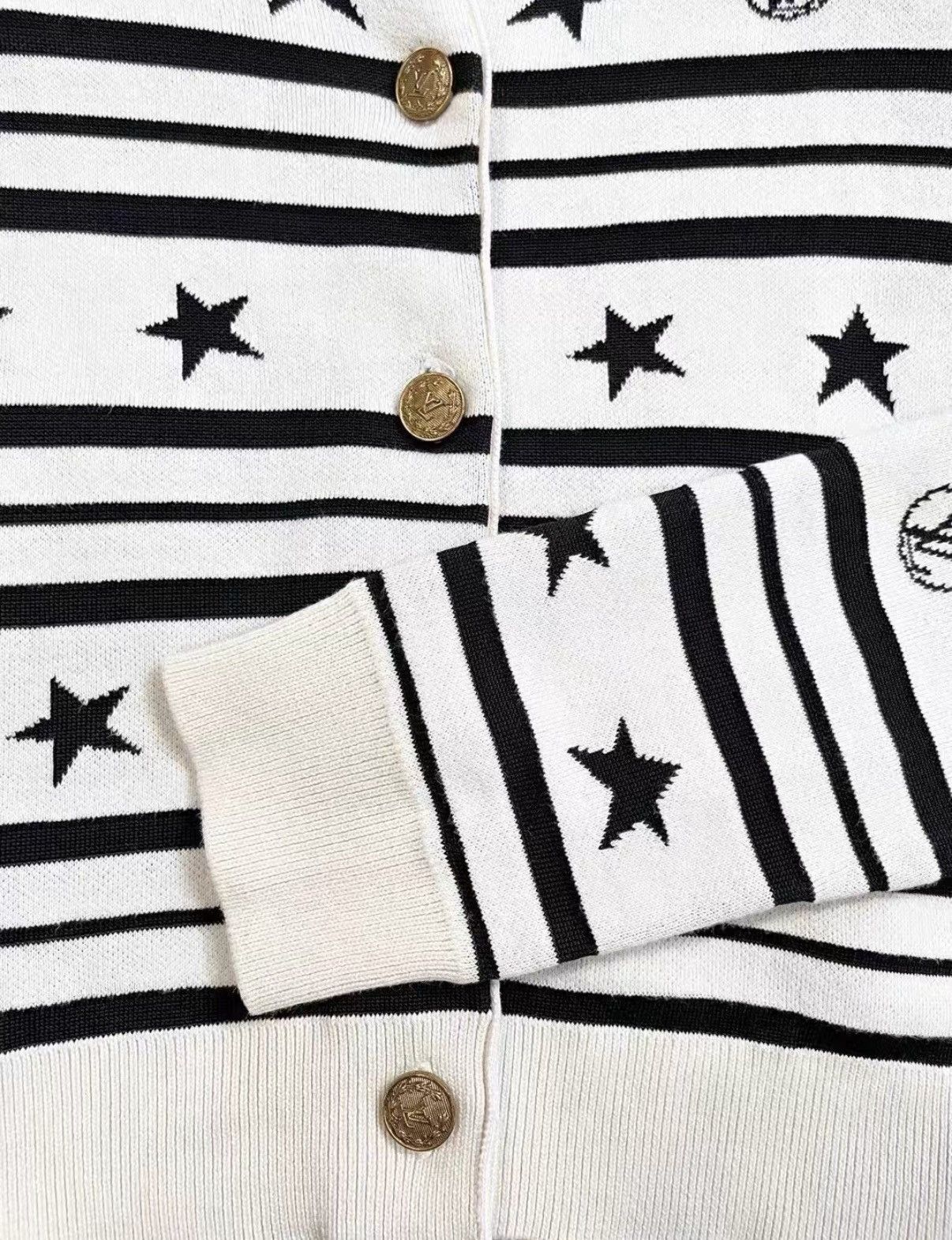 Louis Vuitton LV Stylish White Star Pattern Knit Cardigan J33 Size S / US 4 / IT 40 - 6 Thumbnail