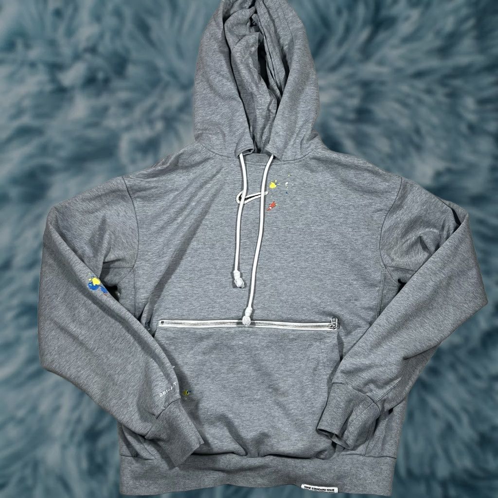 Nike Nike Hoodie Center Swoosh Standard Issue Splatter Adult Small Grey Mens S Small Pullover Regular Style Size US S / EU 44-46 / 1 - 1 Thumbnail