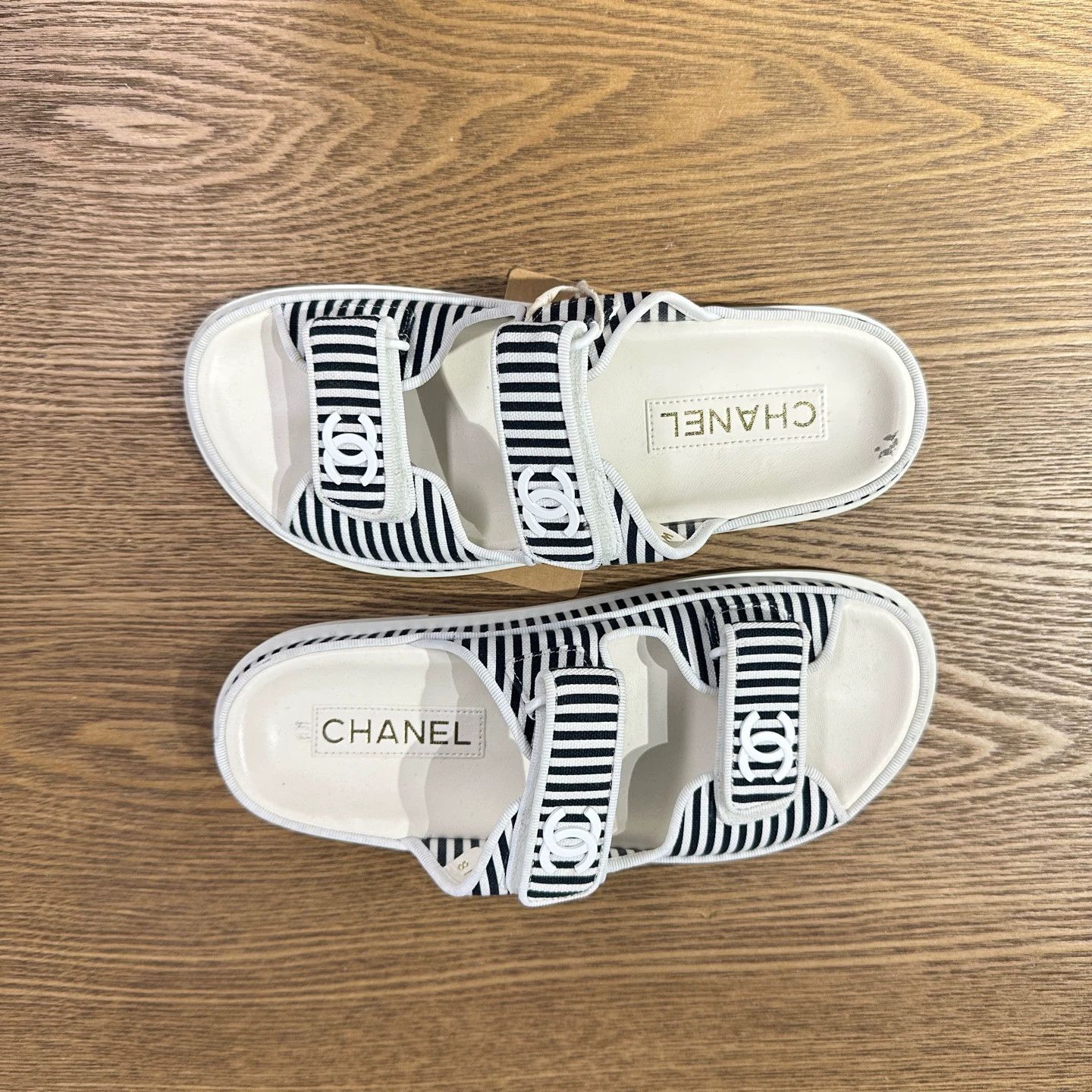 Chanel Chanel Jan1033 new black and white stripe Velcro slides 37 Size US 6 / IT 36 - 3 Thumbnail