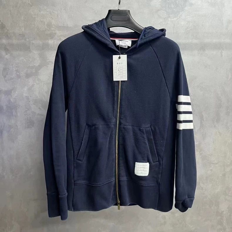 Thom Browne Thom browne The latest navy blue classic four-striped slee Size US XL / EU 56 / 4 - 1 Thumbnail