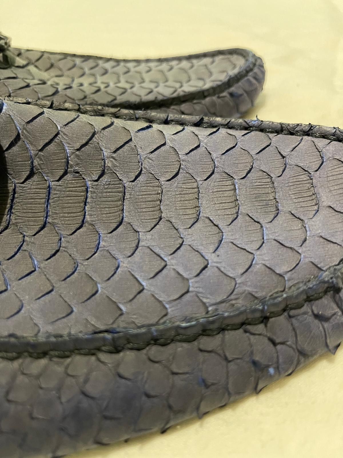 Louis Vuitton Luxury LV shoes made out of crocodile skin size 12 Size US 12 / EU 45 - 2 Thumbnail