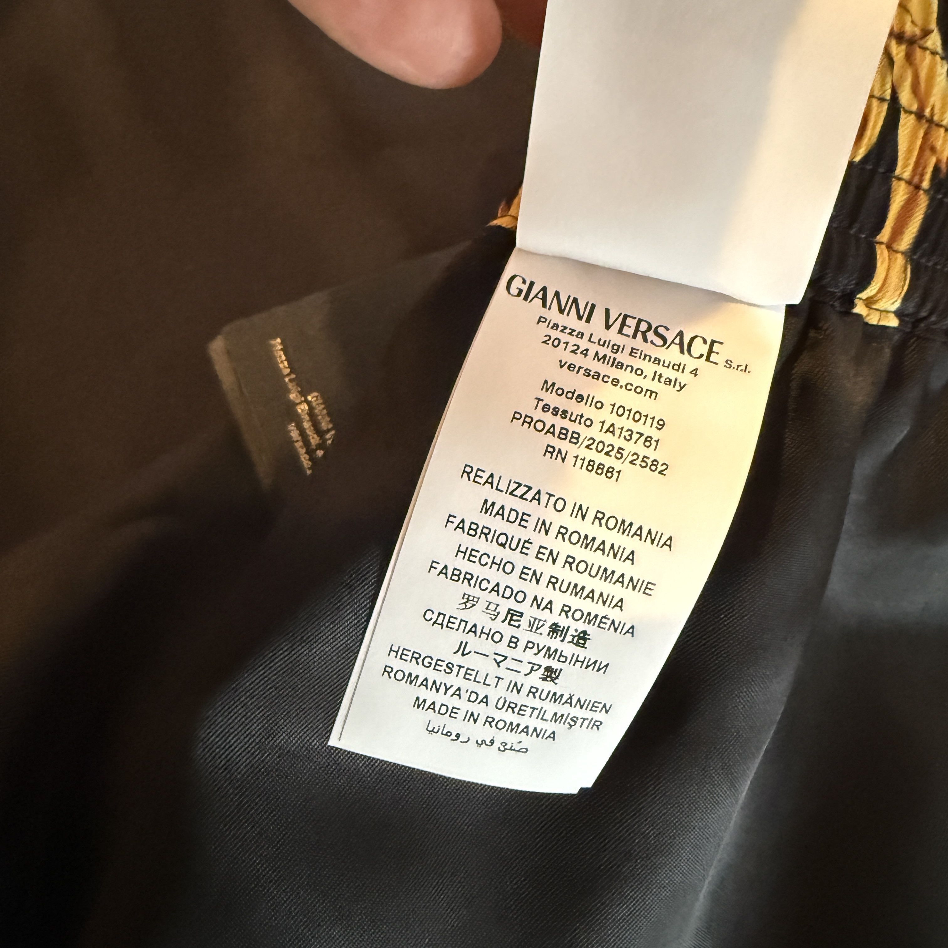 Versace Versace Men'sBaroque Poly Shorts Black Gold Print Shorts 48 Size US 32 / EU 48 - 7 Thumbnail