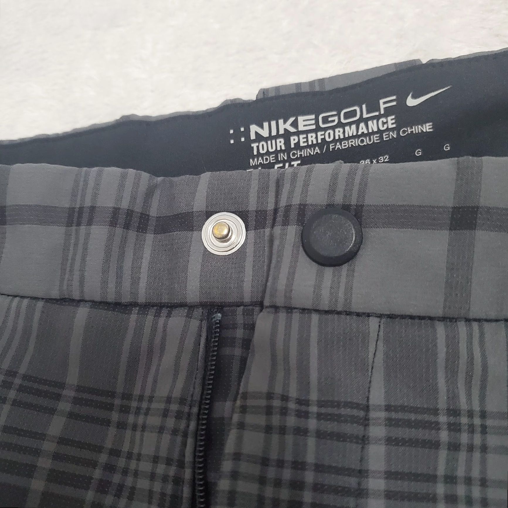 Nike Nike Golf Pants Mens 36x32 Gray Plaid Dri Fit Tour Performance Preppy 37X31 Pants Mens Gray Plaid Dri Fit Tour Performance Nike Golf Tour Preppy 90s? Size US 36 / EU 52 - 5 Thumbnail