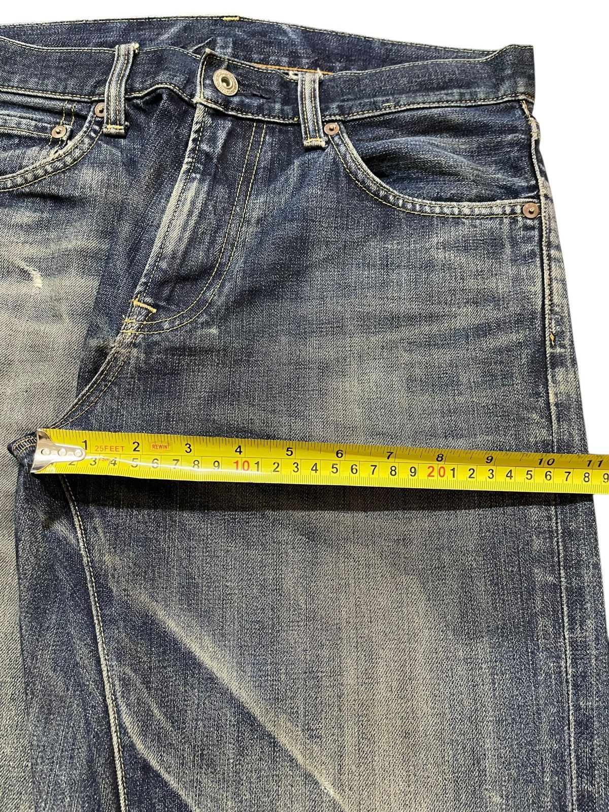 Uniqlo Vintage Japanese Uniqlo Blue Faded Wash Style Jeans Size US 31 - 14 Thumbnail