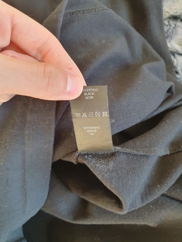 Vetements Vetements "God Save us" SS19 Half-Zip Sweatshirt Size US M / EU 48-50 / 2 - 9 Thumbnail
