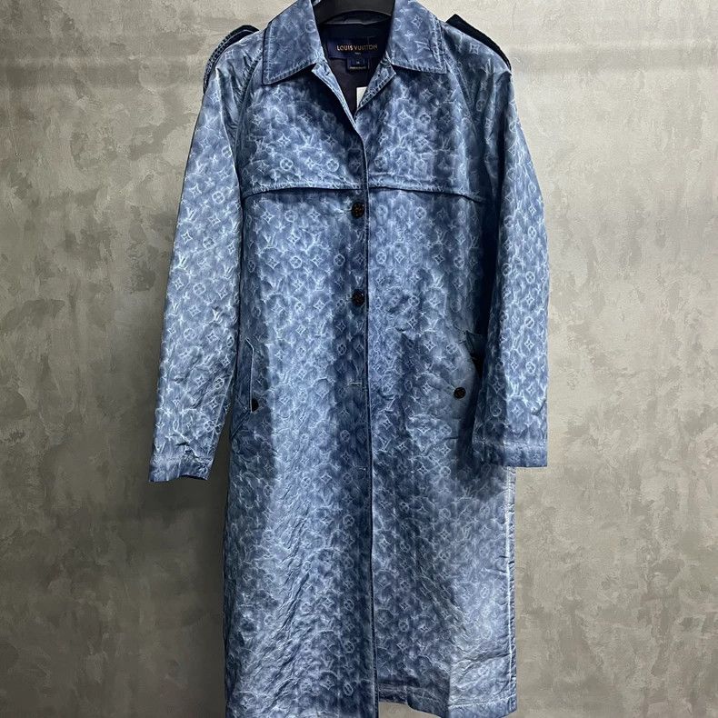 Louis Vuitton Louis Vuitton Windbreaker jacket with blue presbyopic logo Size XS / US 0-2 / IT 36-38 - 6 Thumbnail