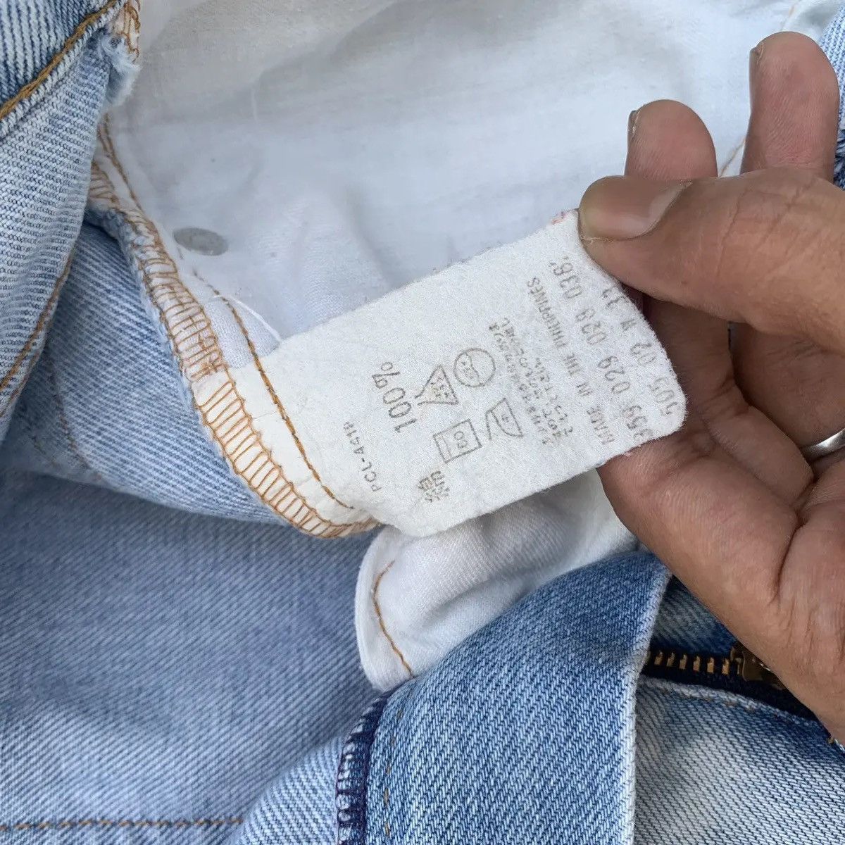 Levi's Vintage Levi’s 505 Jeans Light Wash Levis Denim Pants Size US 31 - 6 Thumbnail
