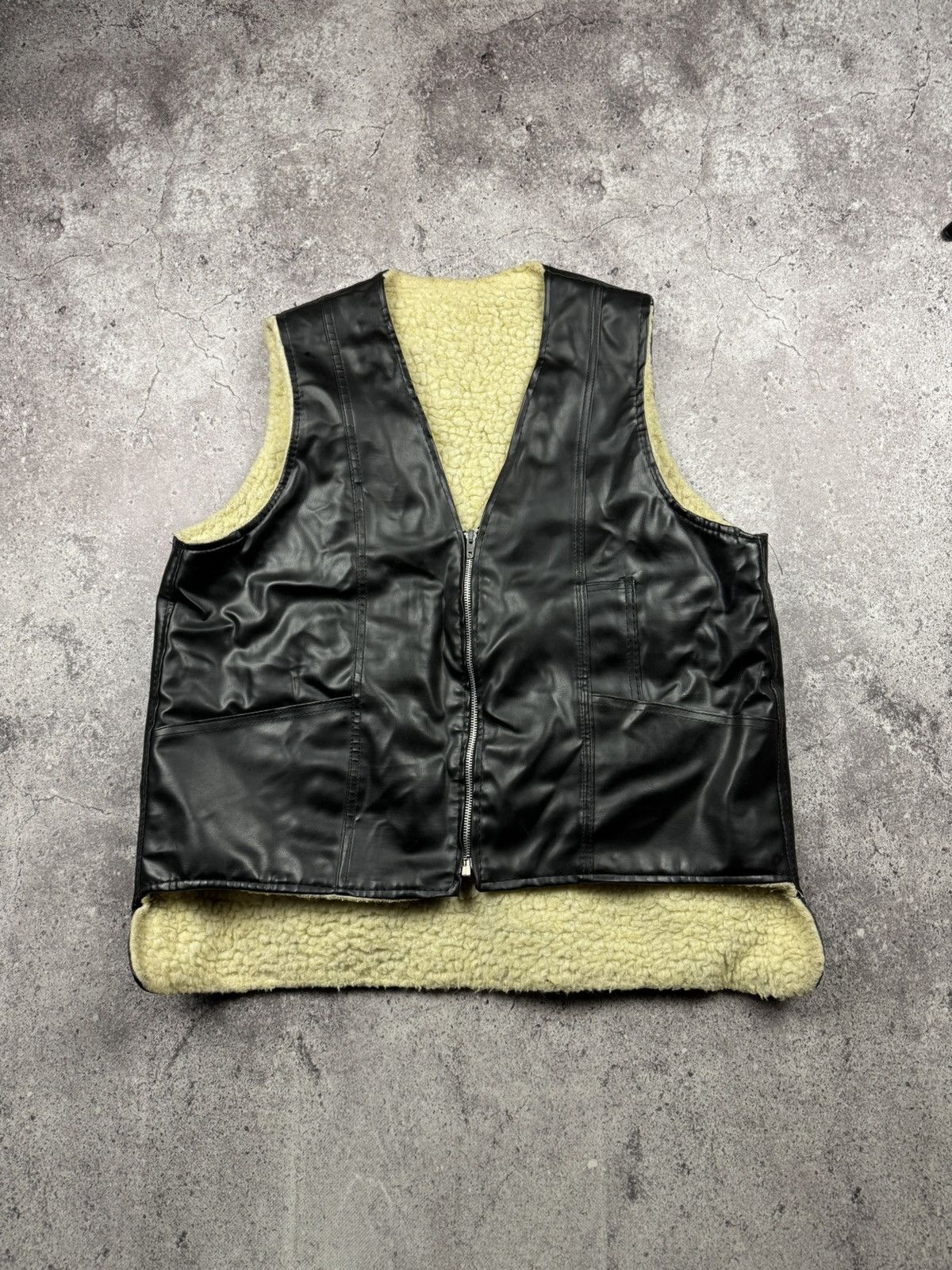Vintage Leather Vest with shearling interior Size US M / EU 48-50 / 2 - 1 Thumbnail
