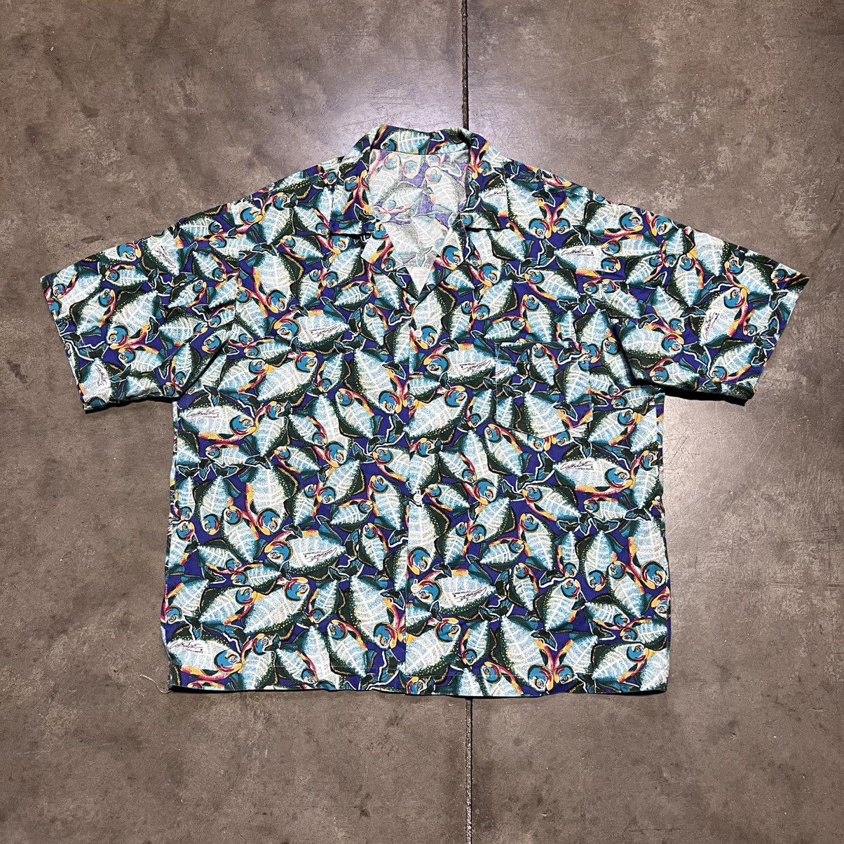 Vintage Vintage Calhouns Hawaiian Shirt Button Up Fish Print AOP 90s Size US XL / EU 56 / 4 - 1 Thumbnail