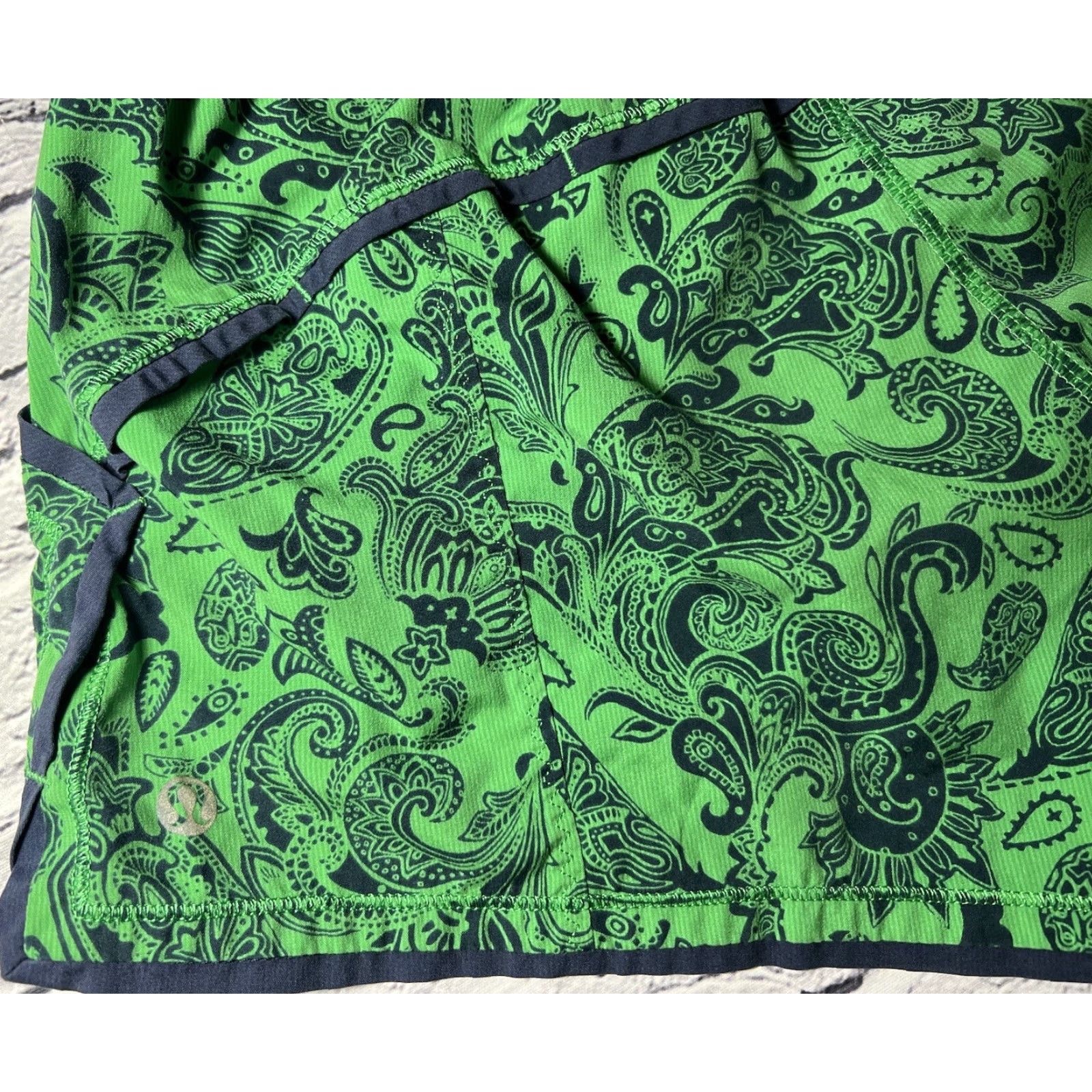 Lululemon Lululemon Shake and Break Shorts Women Regular Size 4 Green 3.5 in Inseam Gym & Training Running & Jogging Athletic Stretch Size 27" / US 4 / IT 40 - 4 Thumbnail