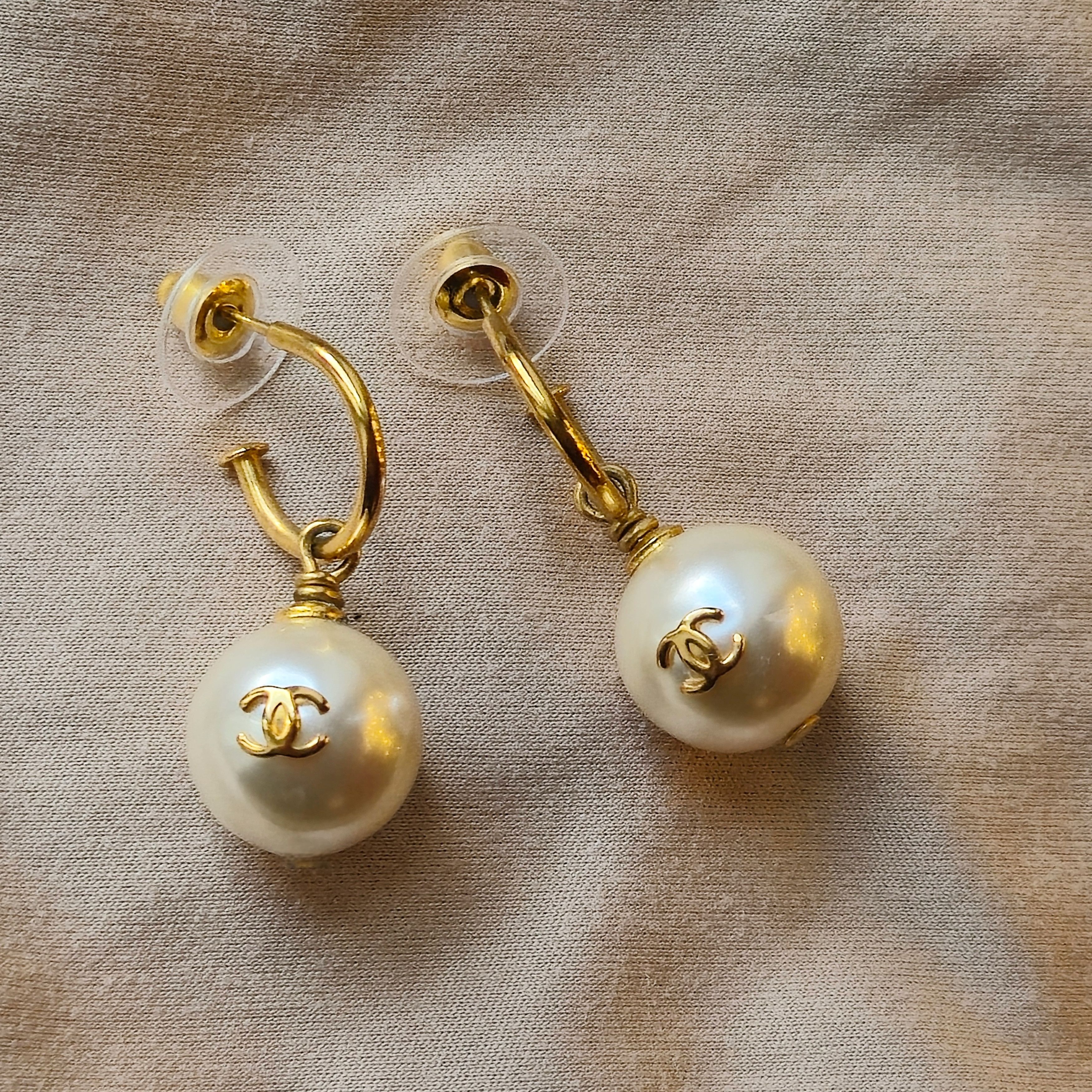 Chanel Chanel Gold Pearl Drop Mini Hoop Earrings Size ONE SIZE - 1 Thumbnail