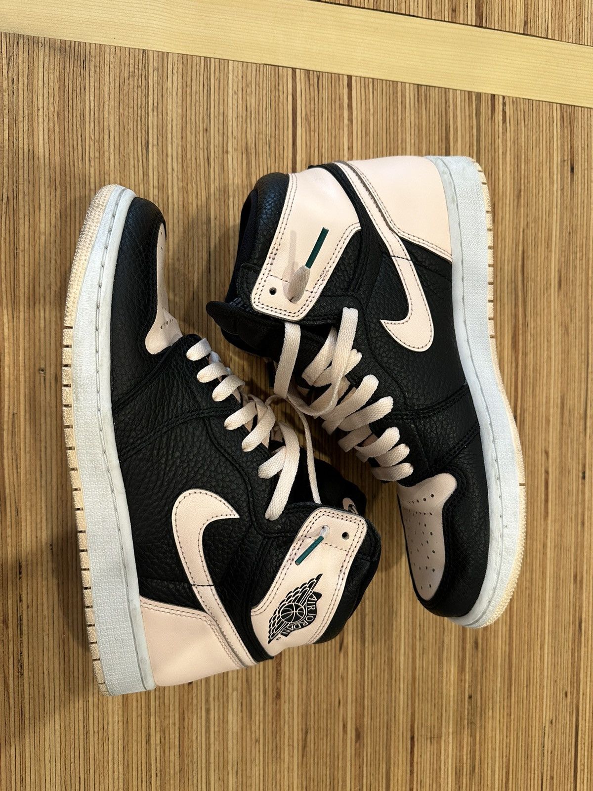Jordan Brand Jordan 1 Retro High OG Crimson Tint Size US 9.5 / EU 42-43 - 12 Thumbnail