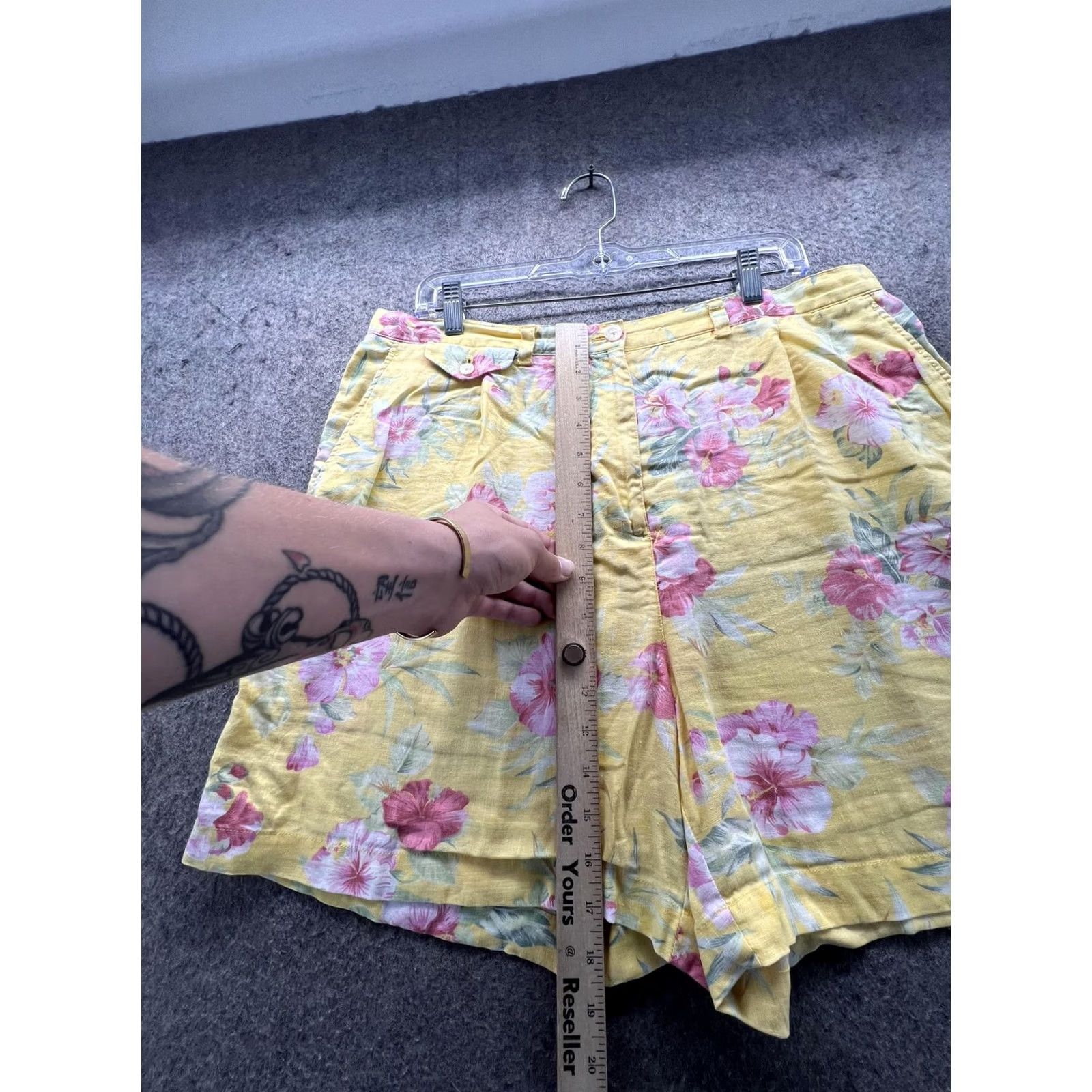 Ralph Lauren VINTAGE? No. Lauren Ralph Lauren Shorts Womens 16 Yellow Linen Chino Floral 6 Inseam Casual Size 38" / US 16 / IT 52 - 3 Thumbnail