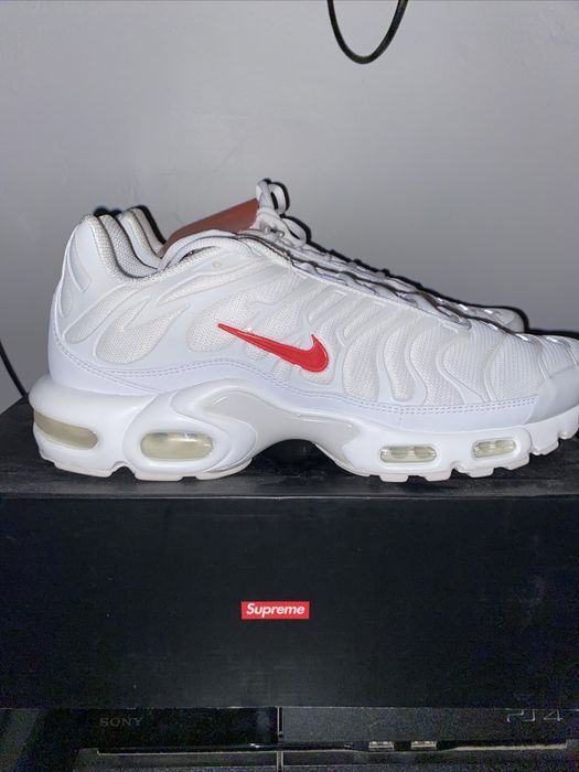 supreme airmax plus
