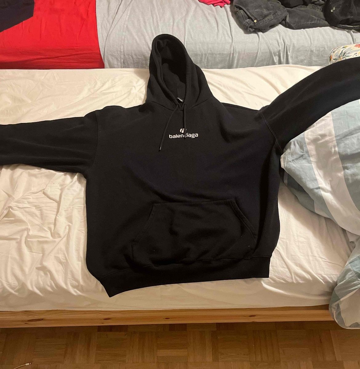 Balenciaga Balenicaga embroidered logo hoodie Size US L / EU 52-54 / 3 - 1 Thumbnail