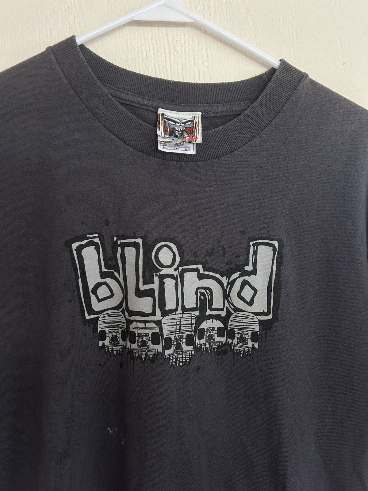Blind Skateboards Vintage Blind Skateboards Skateboard Skulls Graphic T-shirt Size US L / EU 52-54 / 3 - 2 Thumbnail