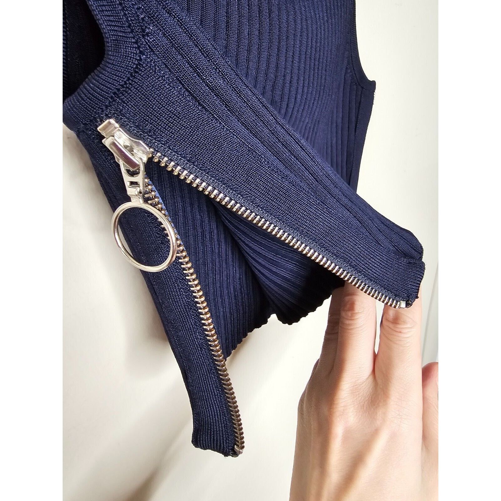 Other Arc Navy Off Shoulder Ribbed Sweater Side Zip Crop Top P S Size S / US 4 / IT 40 - 4 Thumbnail
