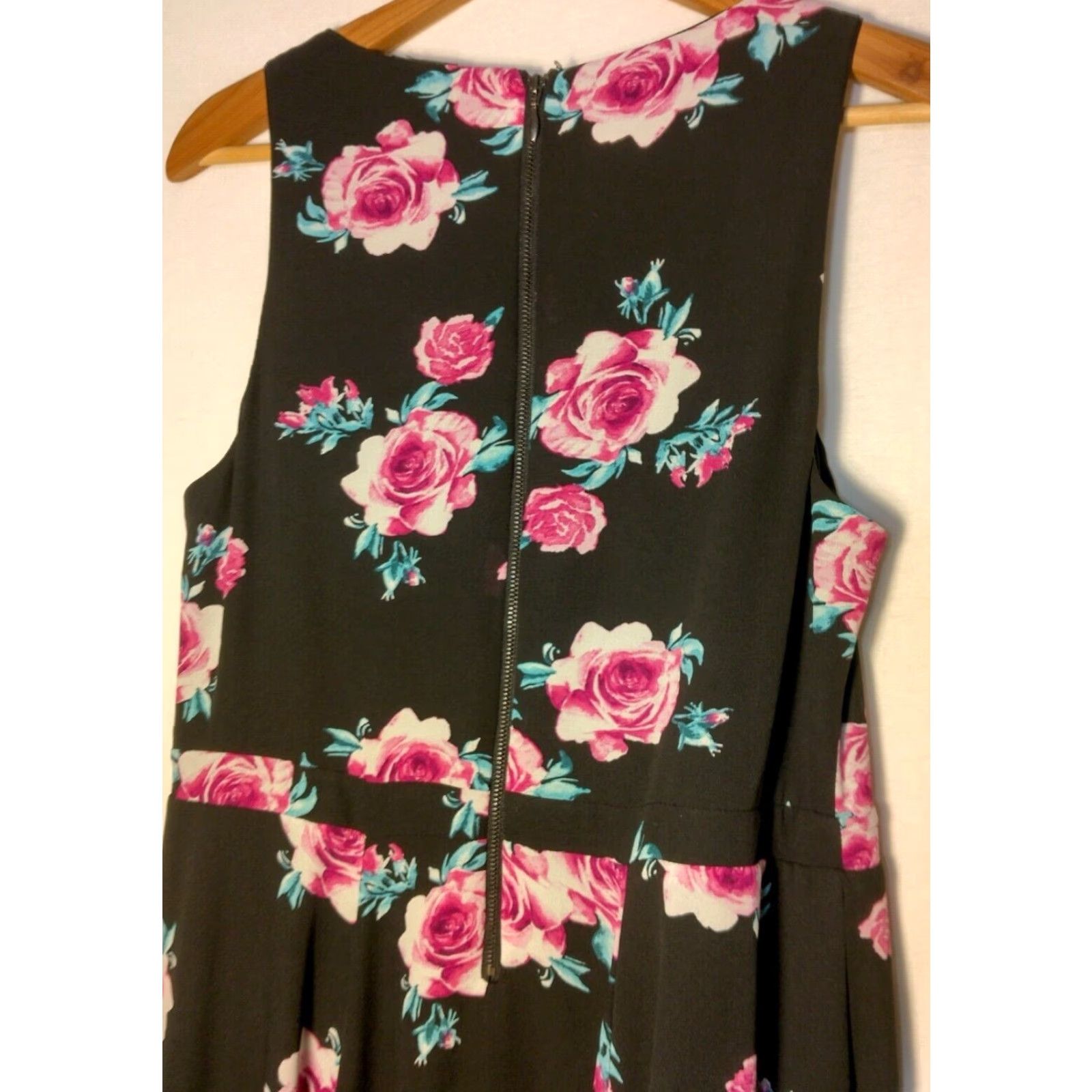 Torrid VINTAGE Torrid Dress Black Long Pink Rose Floral Maxi Sleeveless Party Wedding 12 Women Round Neck Zip Lined Chiffon Polyester Size XL / US 12-14 / IT 48-50 - 7 Thumbnail