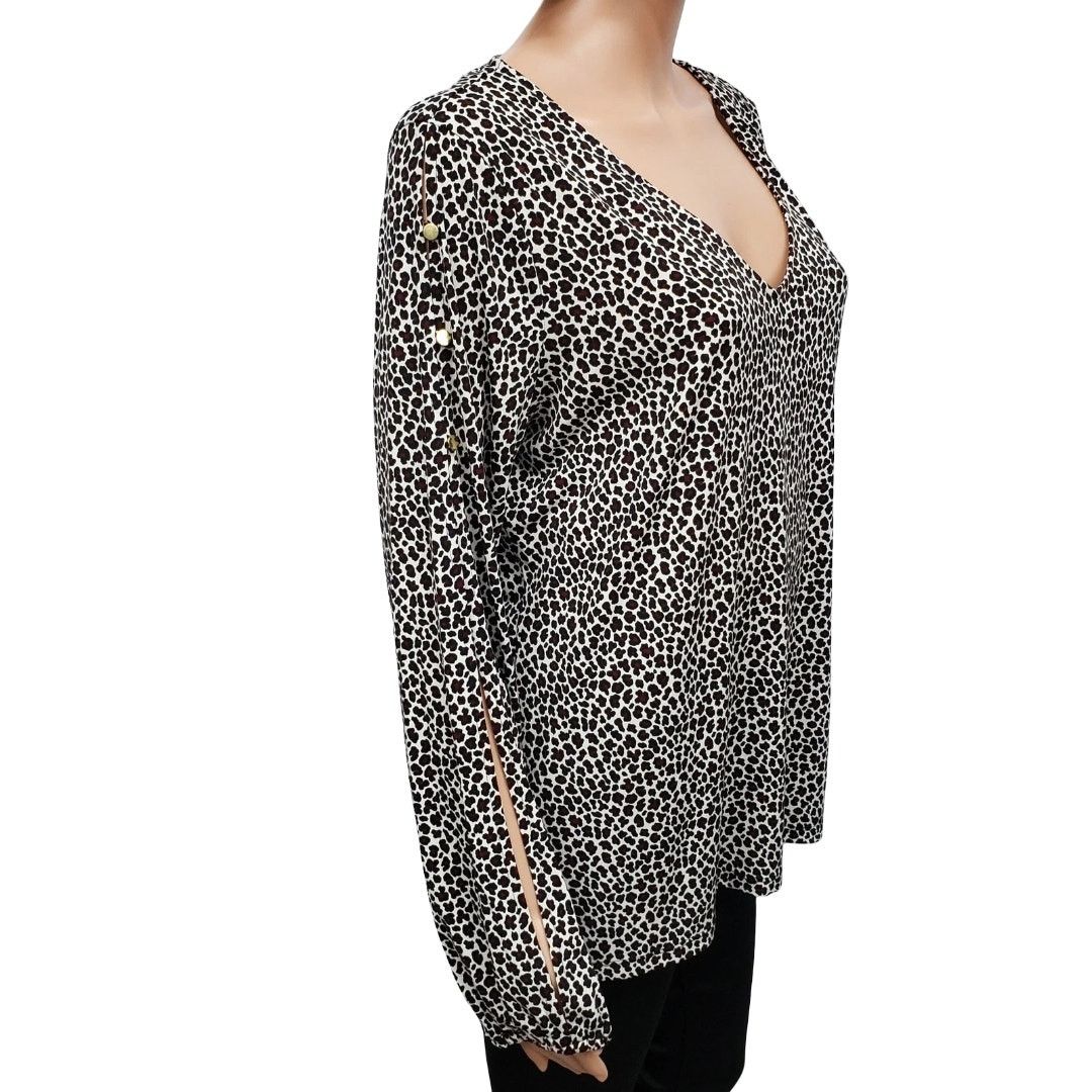 Michael Kors NWT MICHAEL KORS Arm Slit Animal Print Top Blouse L V-Neck Size L / US 10 / IT 46 - 7 Thumbnail
