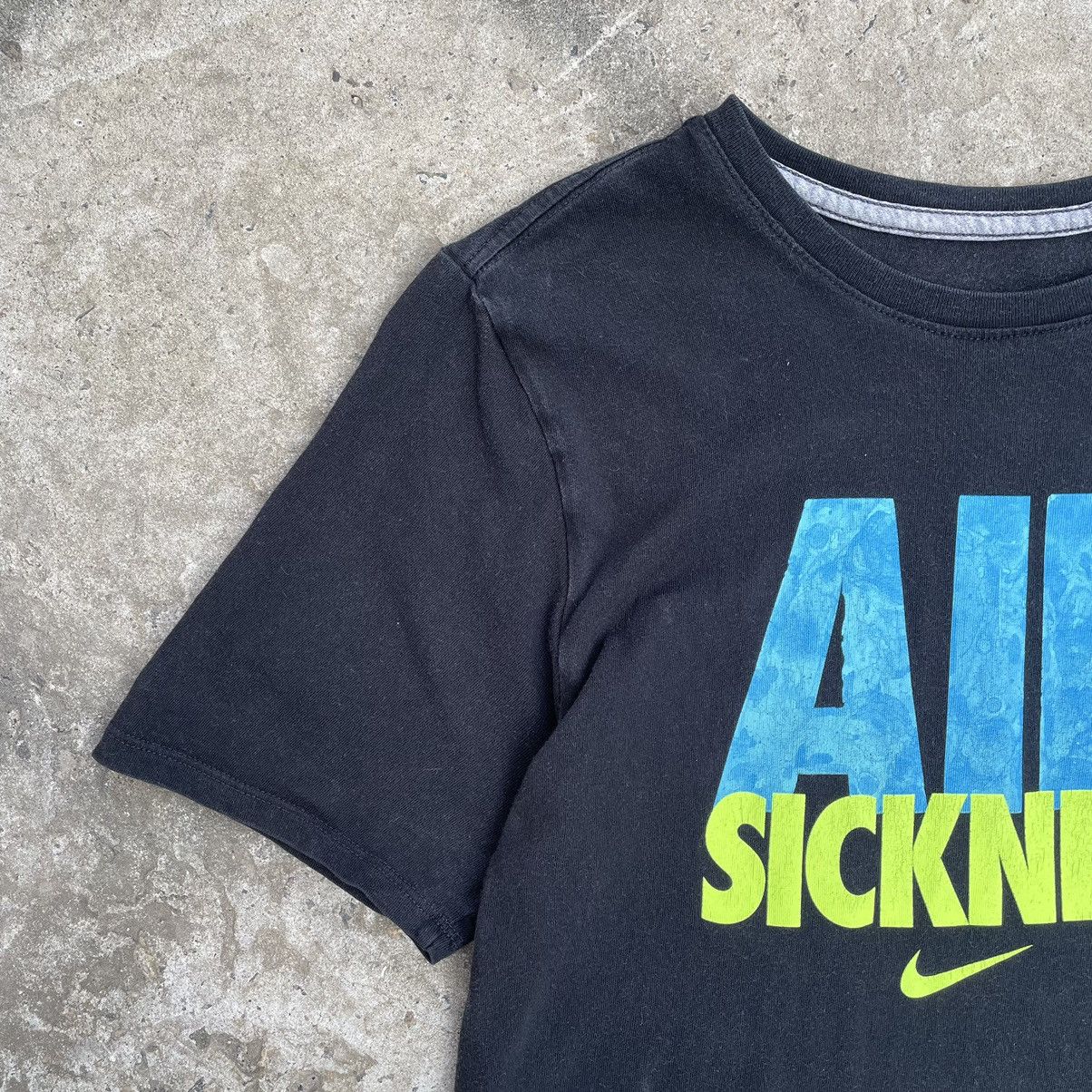 Vintage Vintage T-shirts Nike Air Sickness Big Logo Y2K 00s Size US S / EU 44-46 / 1 - 4 Thumbnail