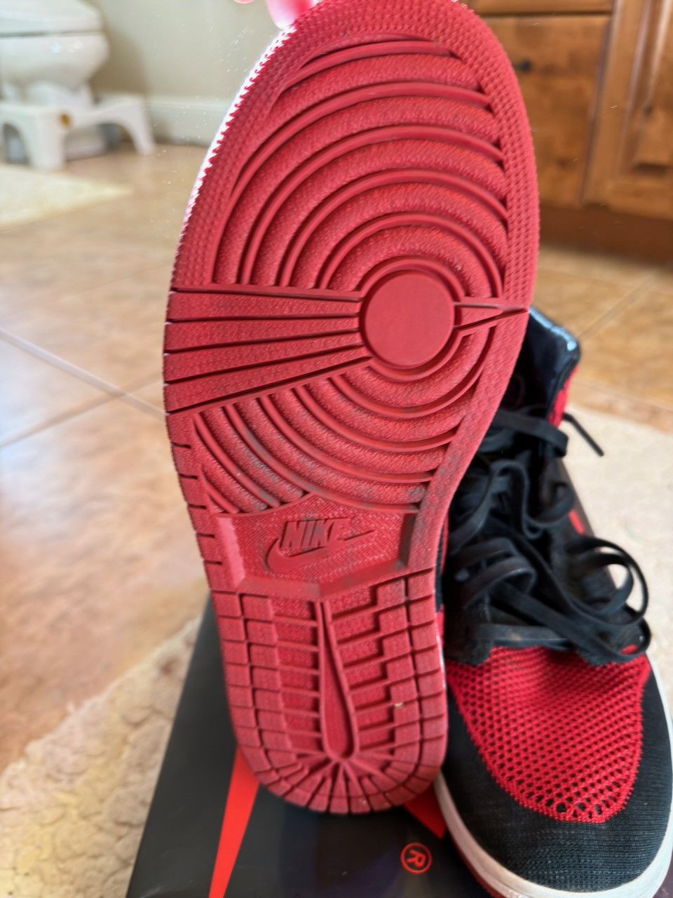 Jordan Brand Jordan 1 Retro High Flyknit Bred 919704-001 Size US 10.5 / EU 43-44 - 6 Thumbnail