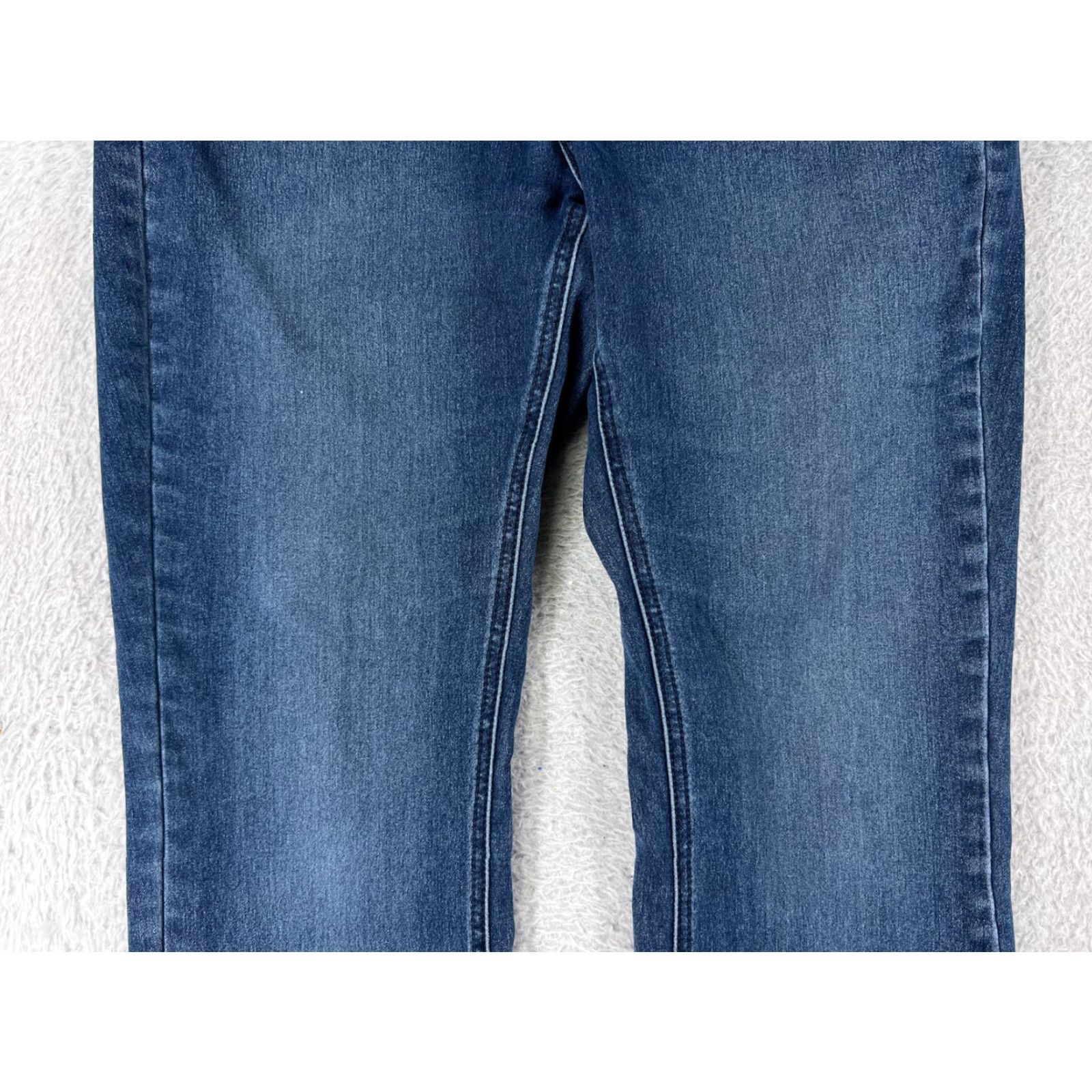 Lee Lee Jeans Riders By Lee Denim Bootscut Jeans for Women 28 Blue Cotton Blend 5-Pocket Embroidered Logo Mid Rise Size 28" / US 6 / IT 42 - 6 Thumbnail