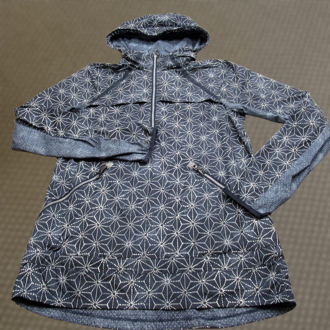 Lululemon Lululemon Jacket Women Blue Geometric Reflective Light Stow Hood 8 Mid-Length Full Zip Pockets Lightweight Rain Coat Activewear Womens Size M / US 6-8 / IT 42-44 - 1 Thumbnail