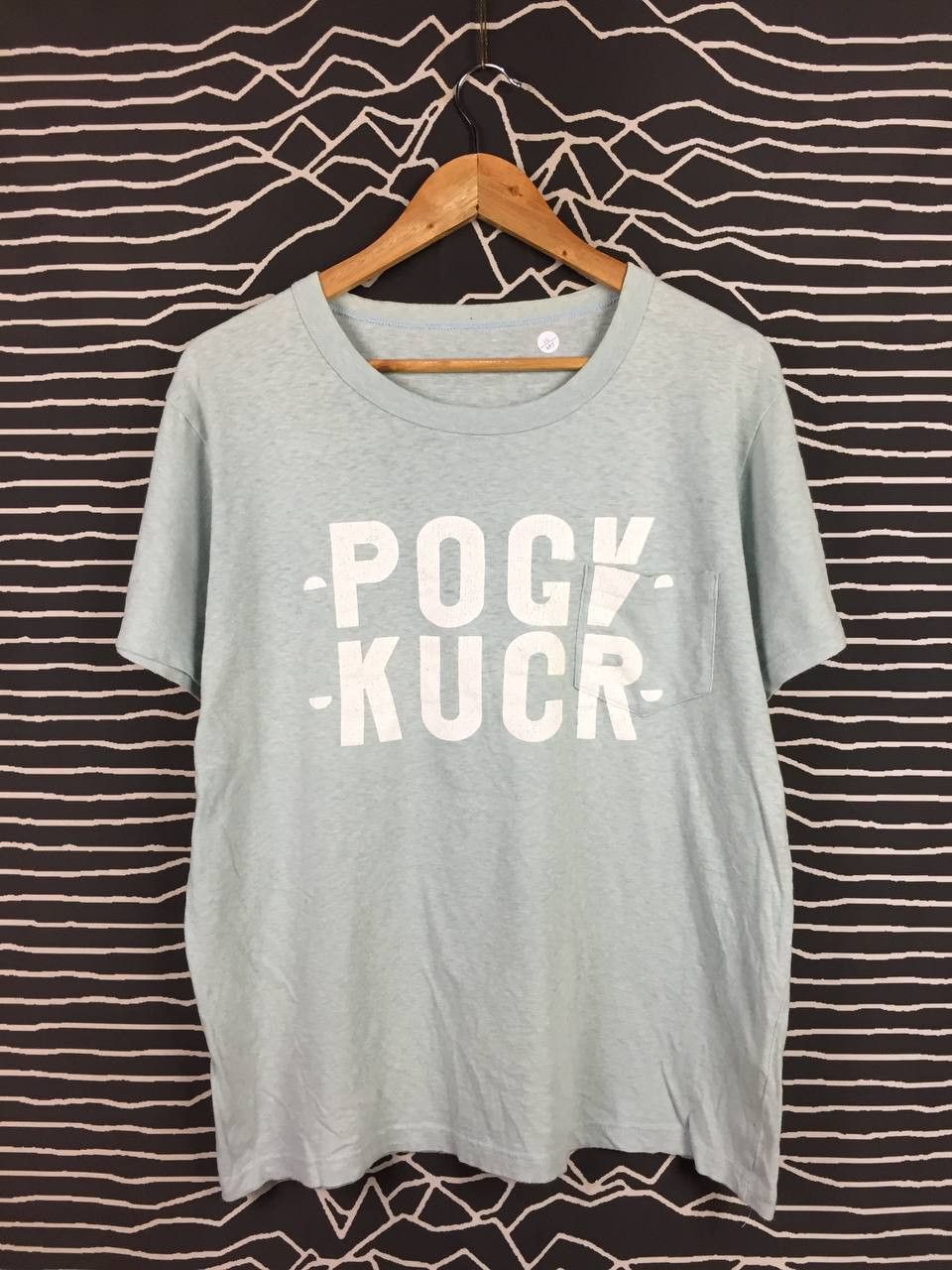 Japanese Brand Vtg Koko Bottle Made In Japan POGV KUCR Graphic Pocket Tee Size US L / EU 52-54 / 3 - 1 Thumbnail