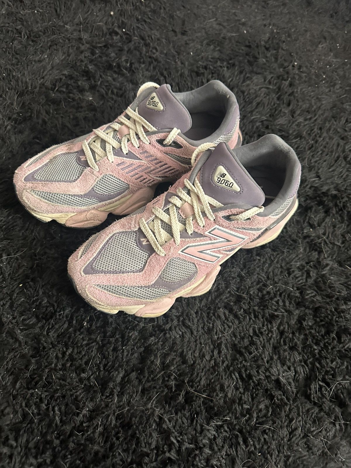 New Balance NB 9060 Pink Size US 9.5 / EU 42-43 - 1 Thumbnail