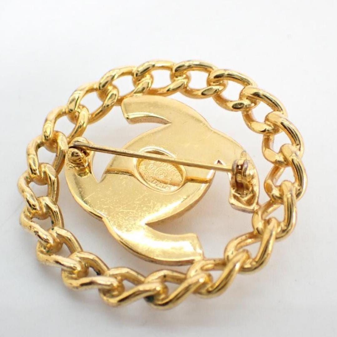 Chanel Vintage CHANEL golden chain frame turn lock CC pin brooch. Size ONE SIZE - 2 Thumbnail