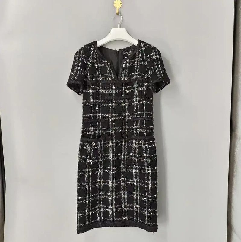 Chanel Chanel Short Sleeve Black Dress 0089 Size S / US 4 / IT 40 - 1 Thumbnail