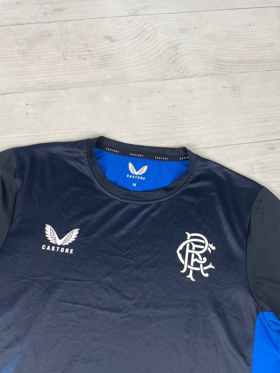 Castore Glasgow Rangers 2022 2023 Training Shirt And Shorts Jersey Size US M / EU 48-50 / 2 - 3 Thumbnail