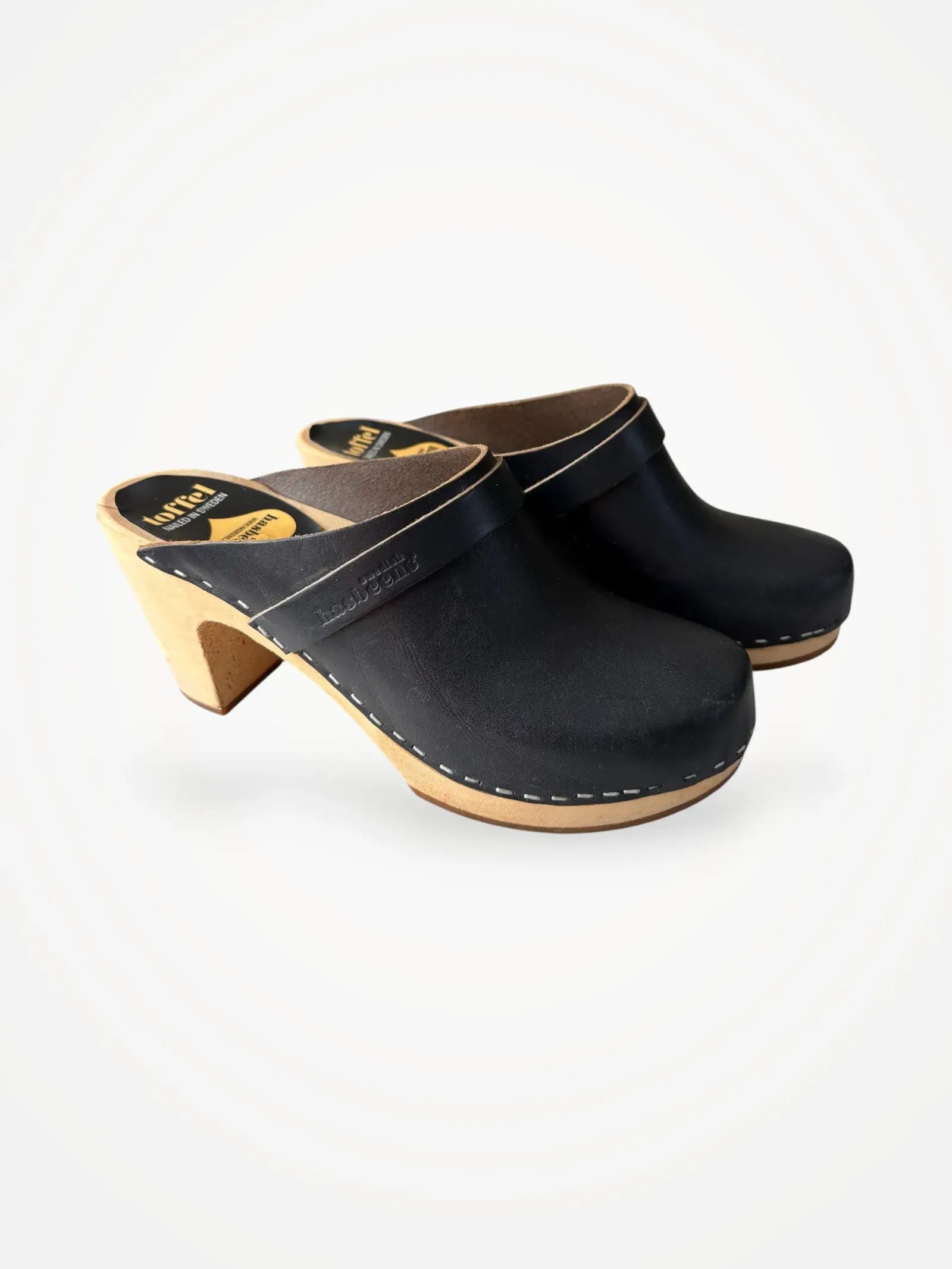 Swedish Hasbeens Swedish Hasbeens Slip in Classic Heels Size US 8 / IT 38 - 1 Thumbnail