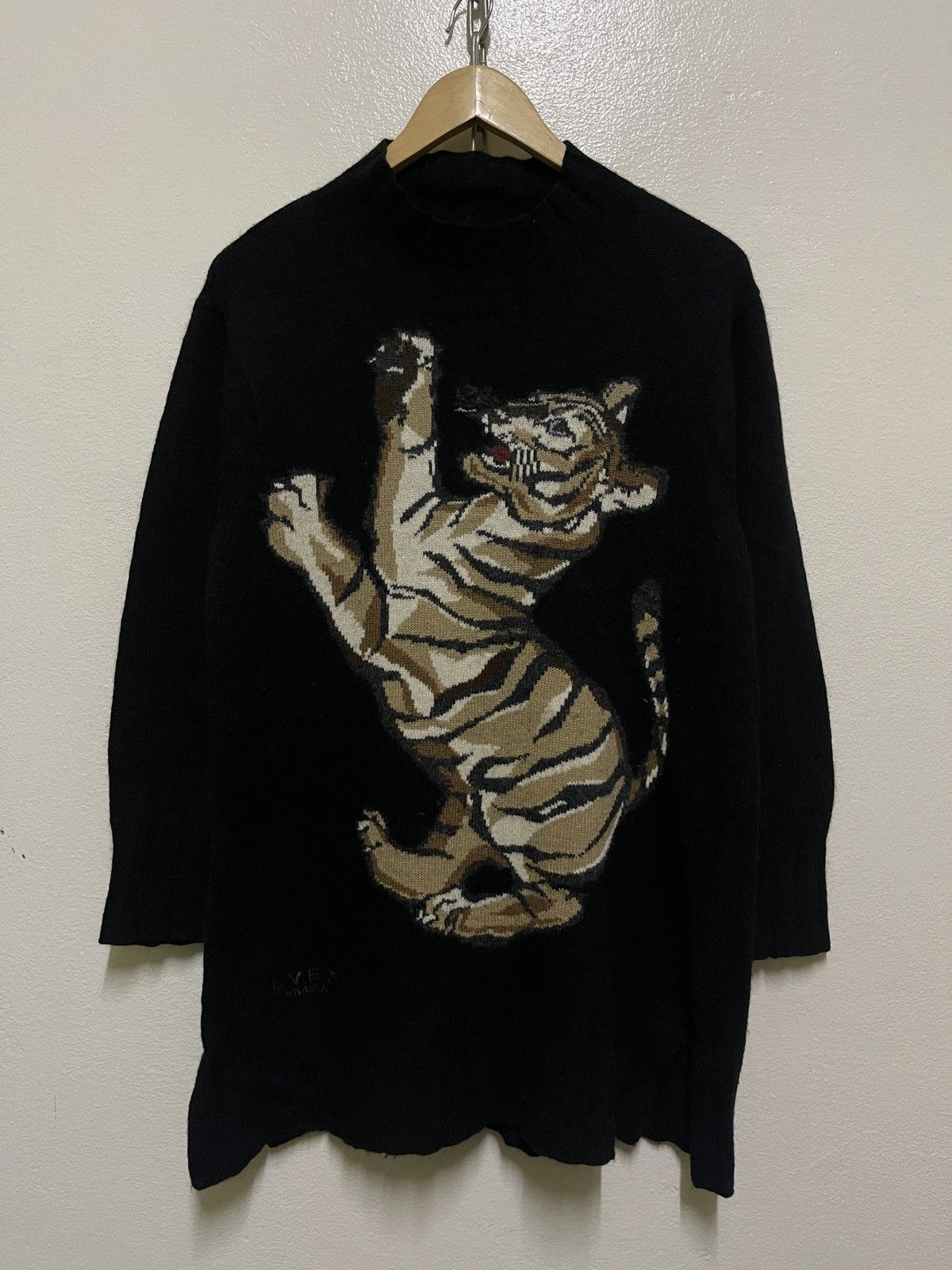 Japanese Brand × Krizia Uomo × Vintage Evex by Krizia Tiger Jumper Knitwear Size M / US 6-8 / IT 42-44 - 1 Thumbnail