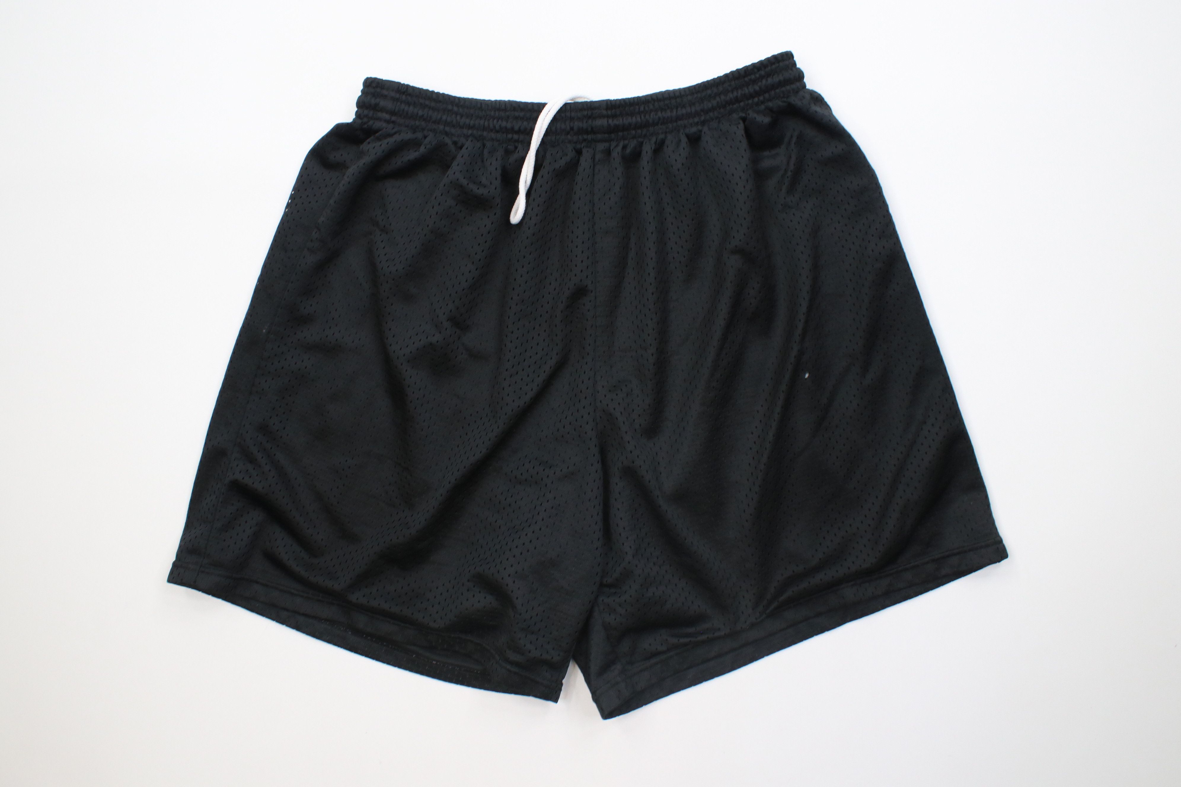 Vintage Vintage 90s Streetwear Basketball Above Knee Mesh Shorts Size US 34 / EU 50 - 1 Thumbnail