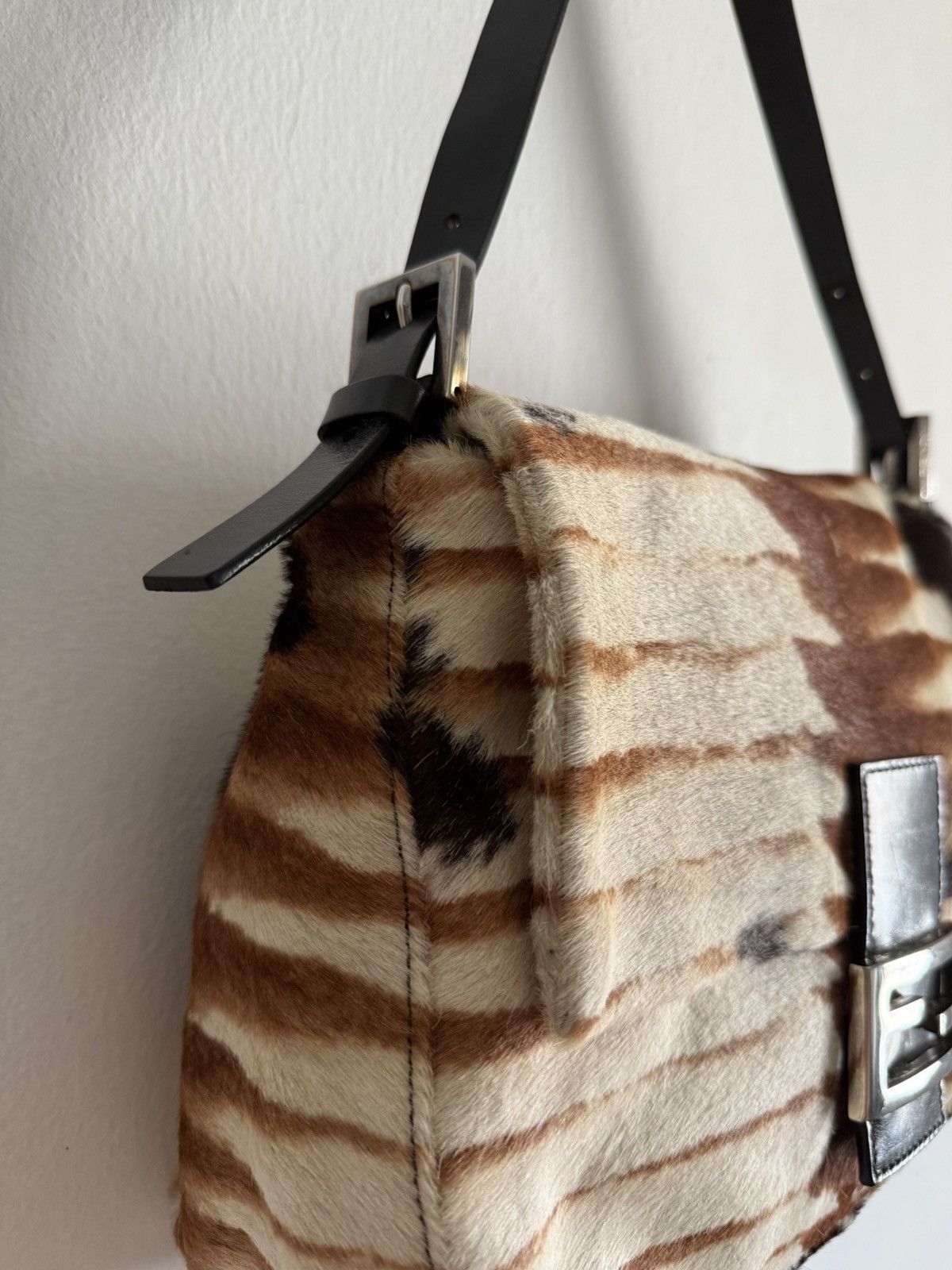 Fendi 2000s Sick Limited Edition Fendi Pony Hair Mama Baguette bag Size ONE SIZE - 8 Thumbnail