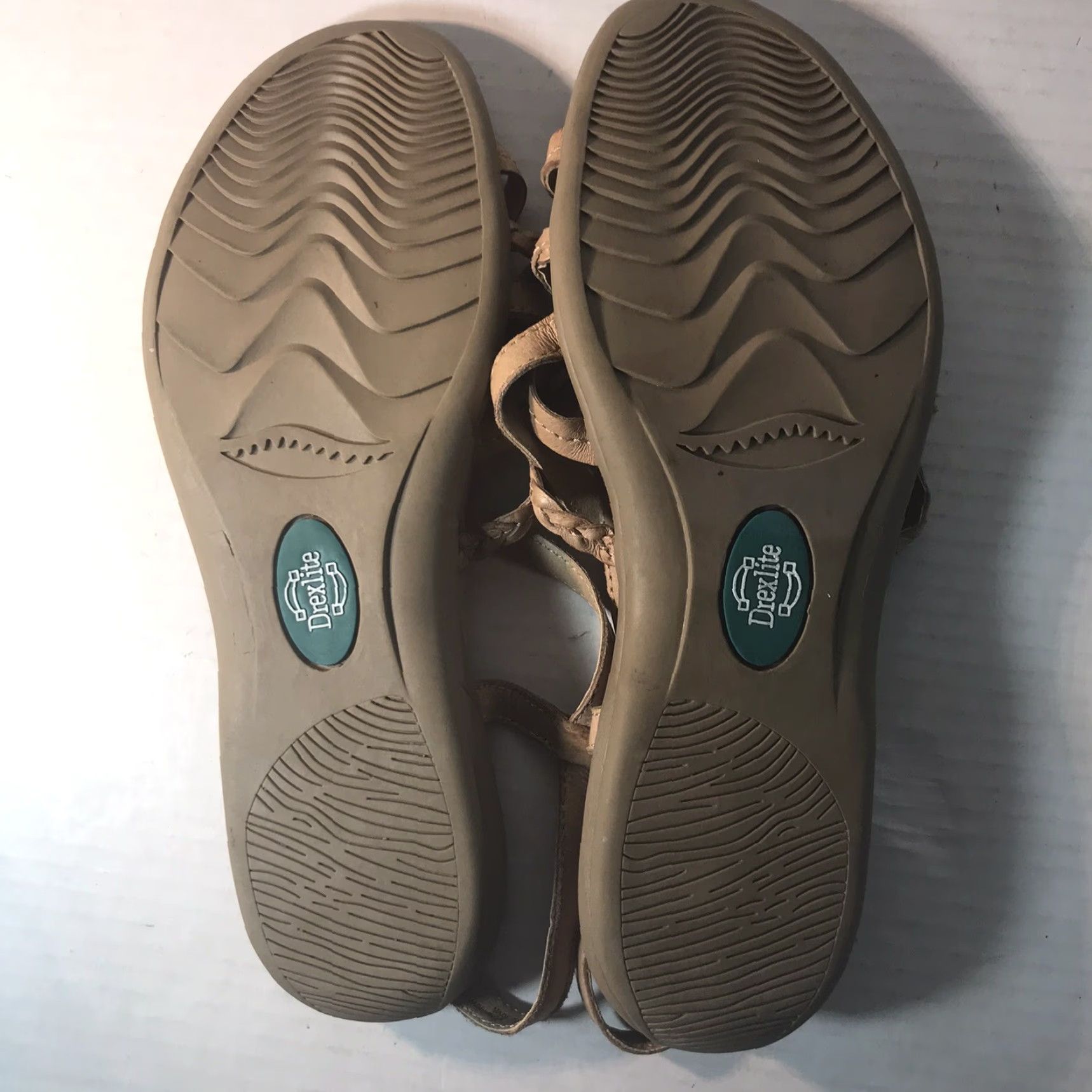 Vintage Drexlite Leather Classics Women’s Beige Strappy Flat Sandals Size 9.5M Casual Comfort Size US 9.5 / IT 39.5 - 6 Thumbnail
