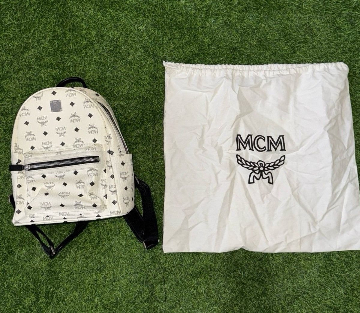 Designer × MCM × Vintage Authentic MCM White/Black Small vintage collectible Coated Size ONE SIZE - 2 Thumbnail