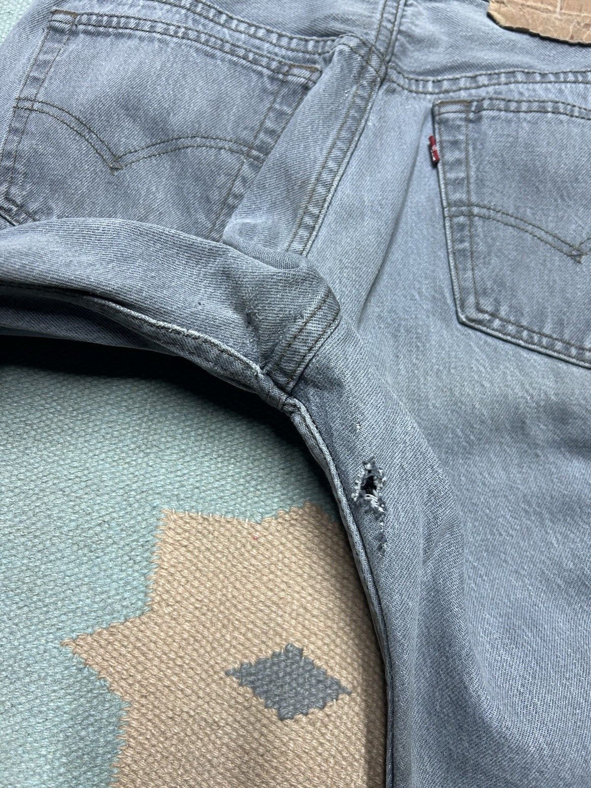 Vintage Vintage 80s Levi’s 501 jeans gray faded black made USA 31x30 Size US 31 - 4 Thumbnail