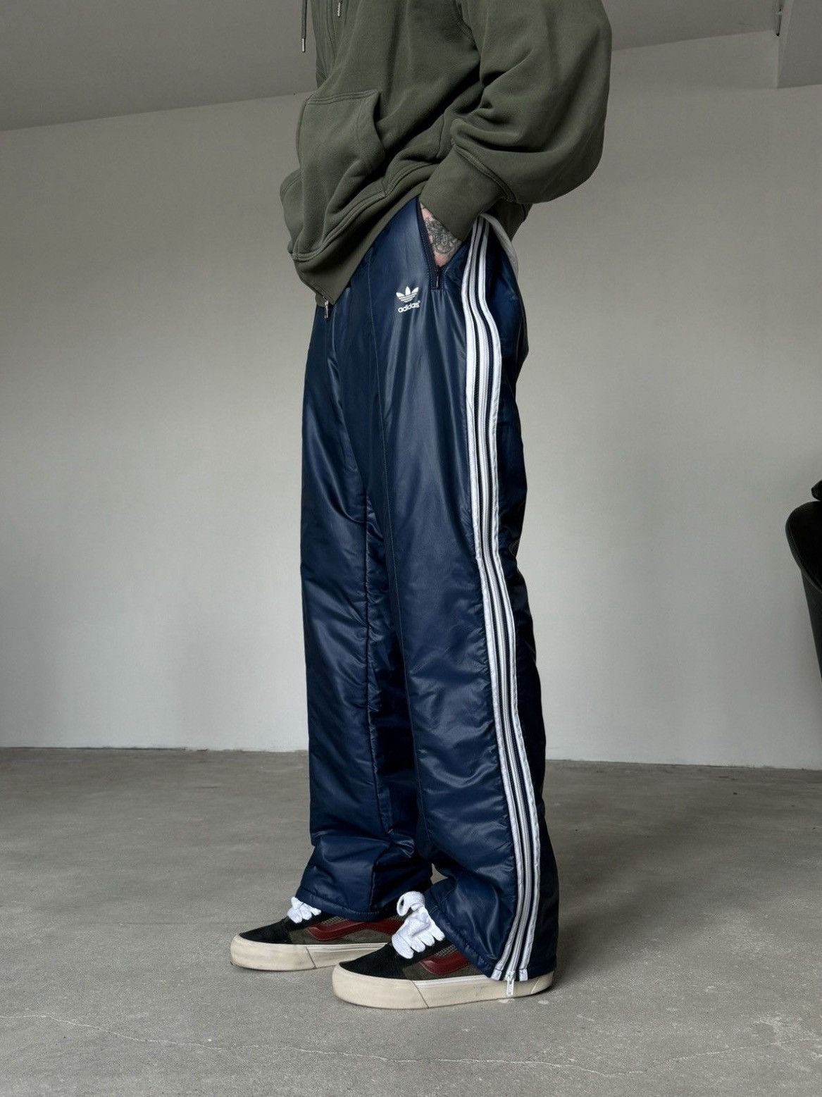 Adidas Vintage Adidas Nylon Trackpants Size US 33 - 2 Thumbnail