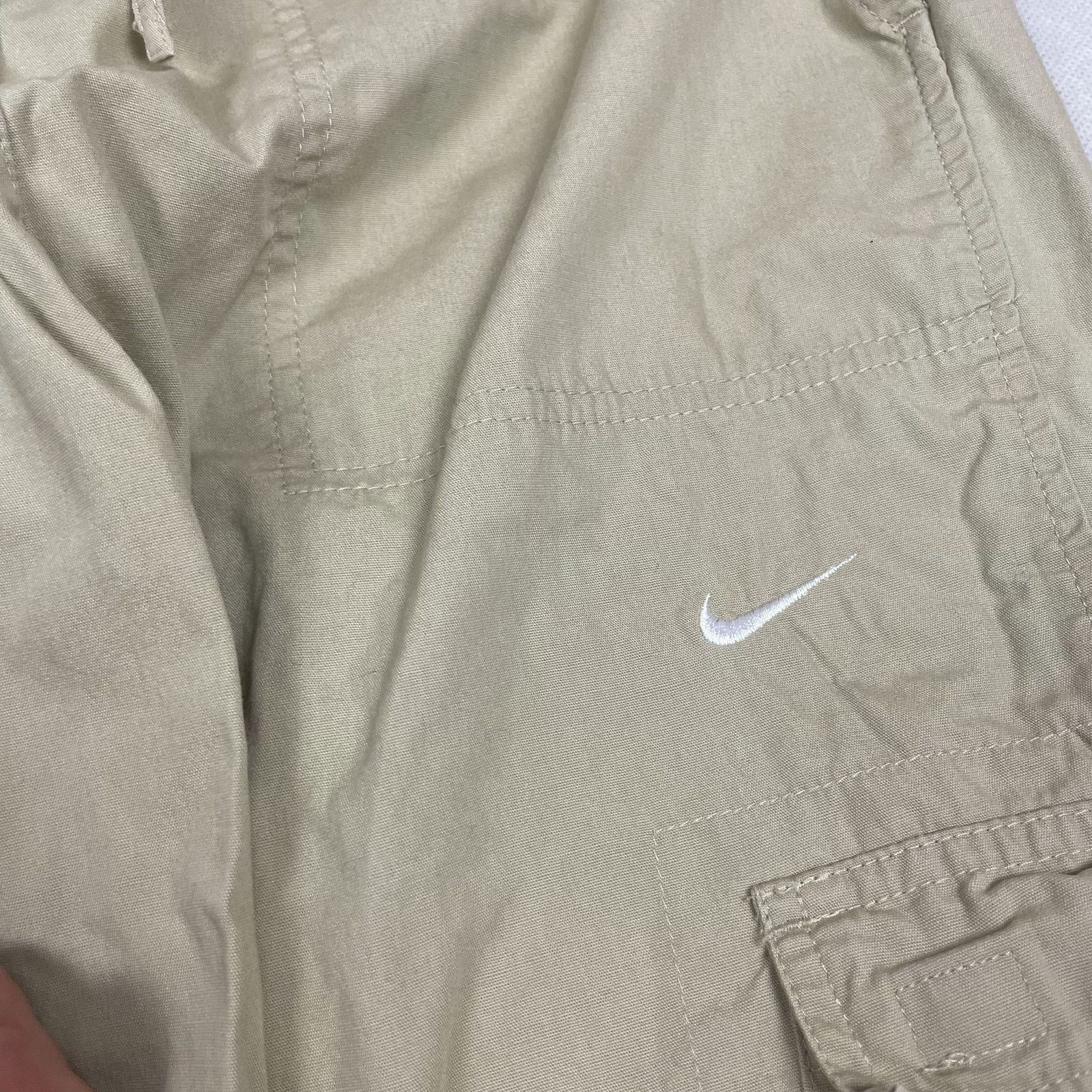 Nike × Vintage Nike Women's Beige Swoosh Straight Leg Cargo Pants Medium Size 30" / US 8 / IT 44 - 4 Thumbnail