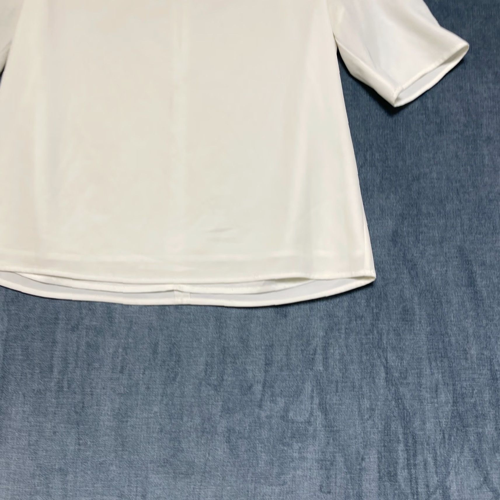 Karl Lagerfeld Karl Lagerfeld Paris Blouse Womens S/M White Stretch V-Neck 3/4 Sleeve Back Zip Size S / US 4 / IT 40 - 2 Thumbnail