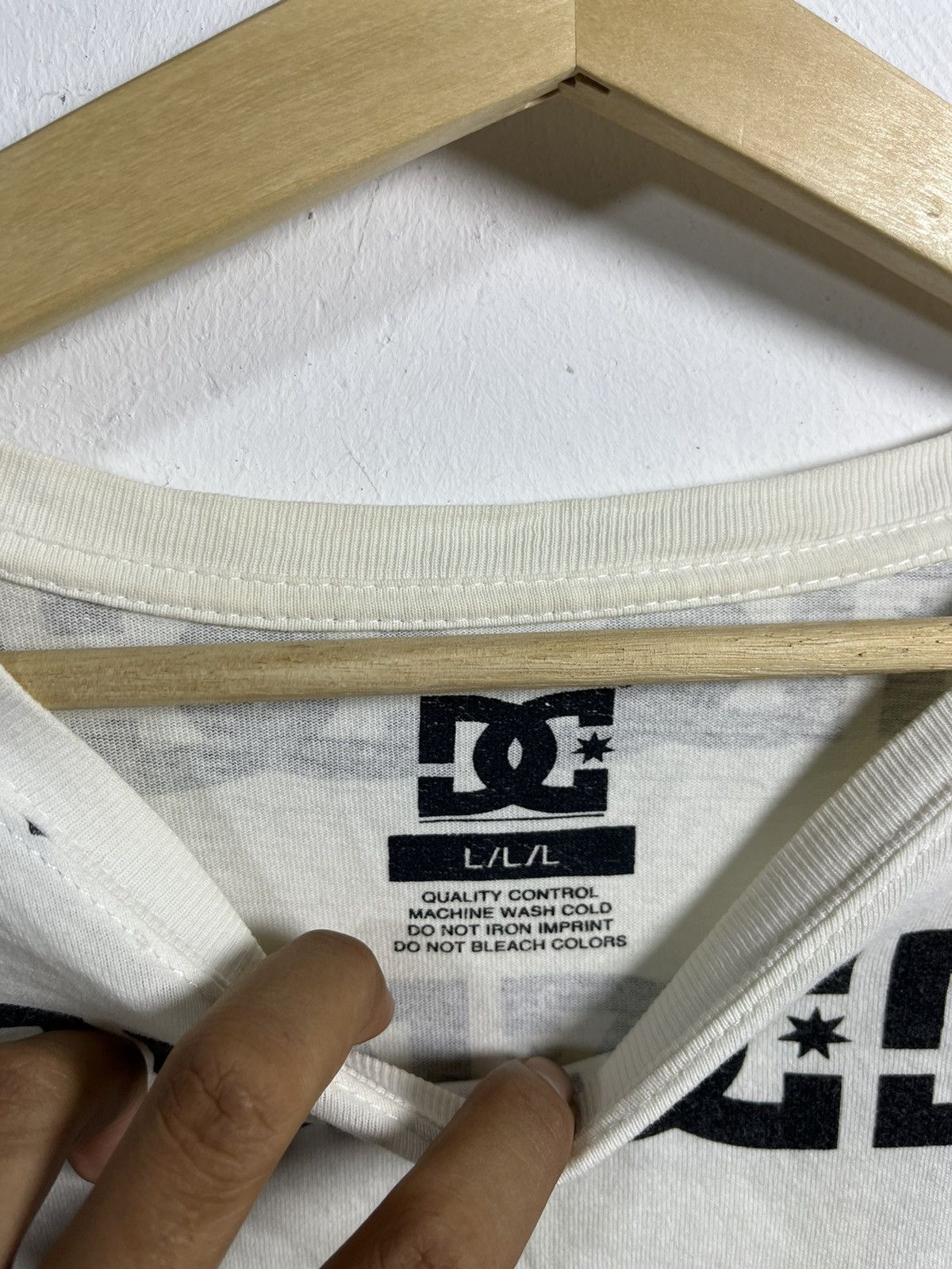 DC Vintage DC Skateboard Overprint Tee | All Over Logo | Size US L / EU 52-54 / 3 - 3 Thumbnail