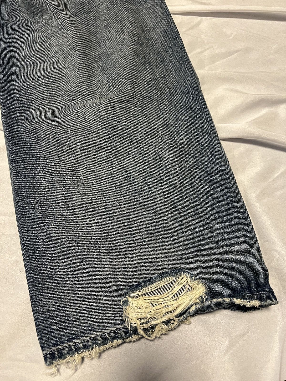 Balenciaga Balenciaga Baggy Oversized Destroyed Skater Denim Size US 30 / EU 46 - 13 Thumbnail